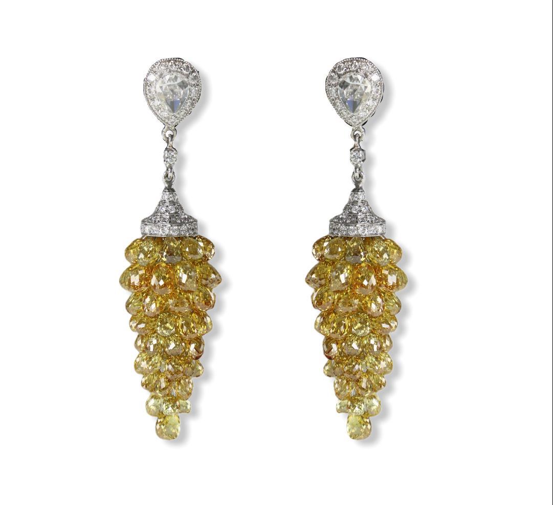 PANIM  Boucles d'oreilles en or blanc 18k avec briolettes en diamant de couleur fantaisie Pour femmes en vente