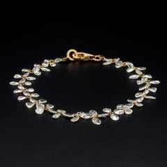 PANIM Blumenarmband aus 18 Karat Gelbgold mit Diamanten im Rosenschliff in Mischform