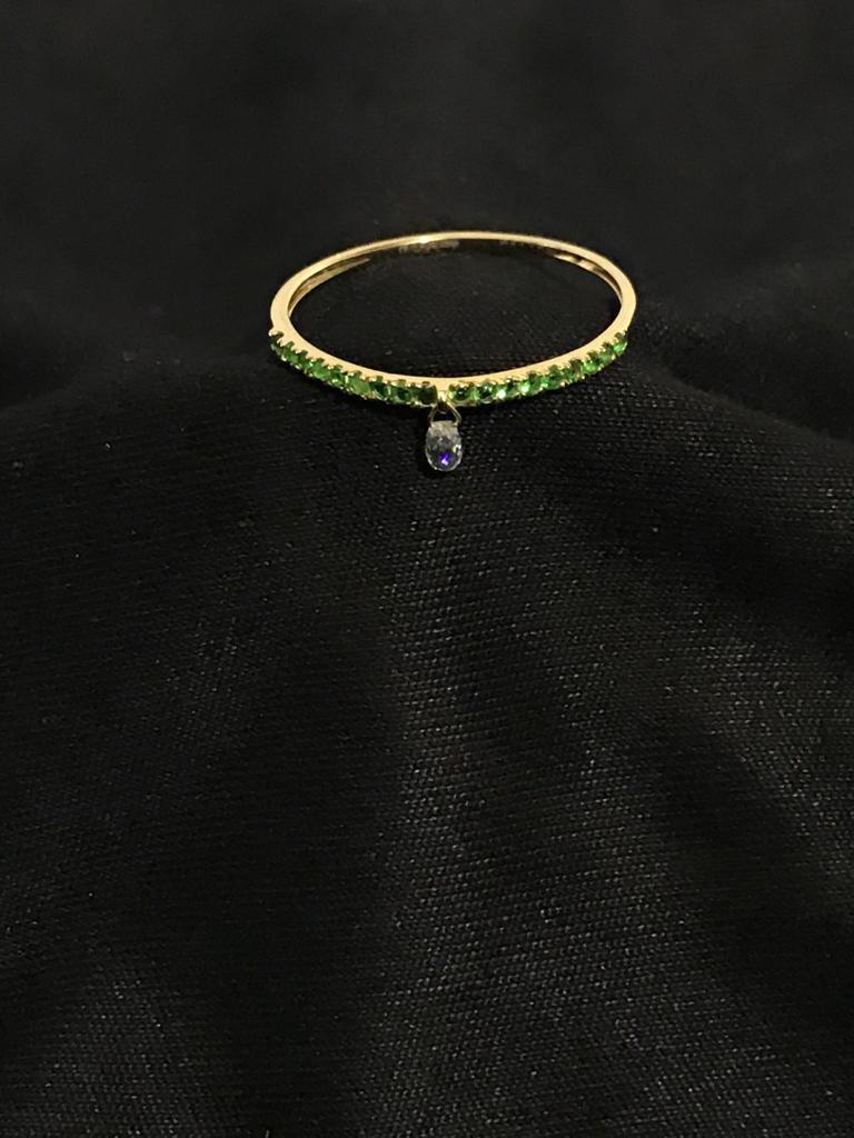 PANIM Mono Diamond Briolette & Emerald 18K Yellow Gold Dangling Ring For Sale 2