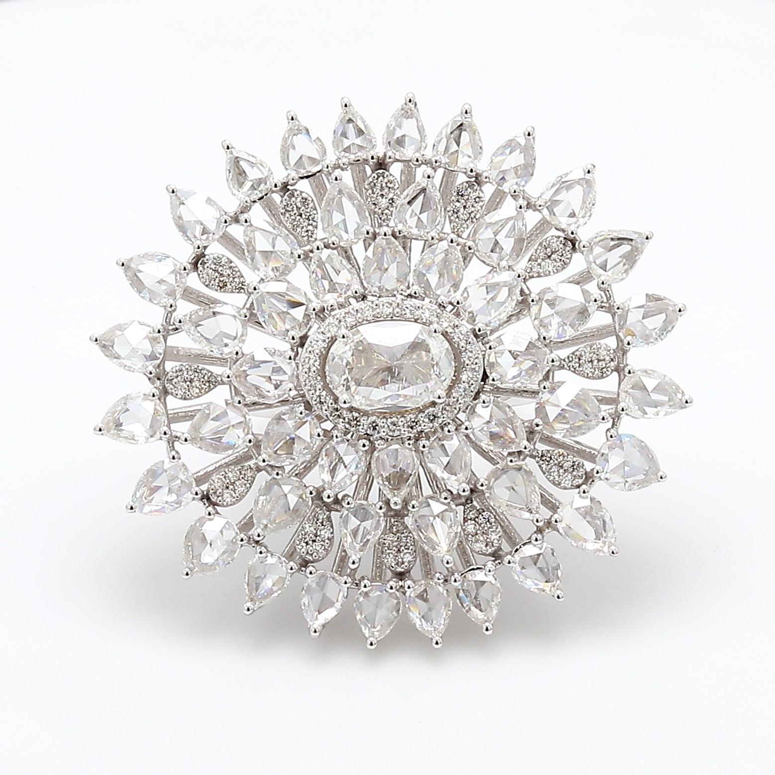 PANIM - Diamant ovale  Bague cocktail en or blanc 18 carats avec diamants à fleurs taillés en rose en vente 1