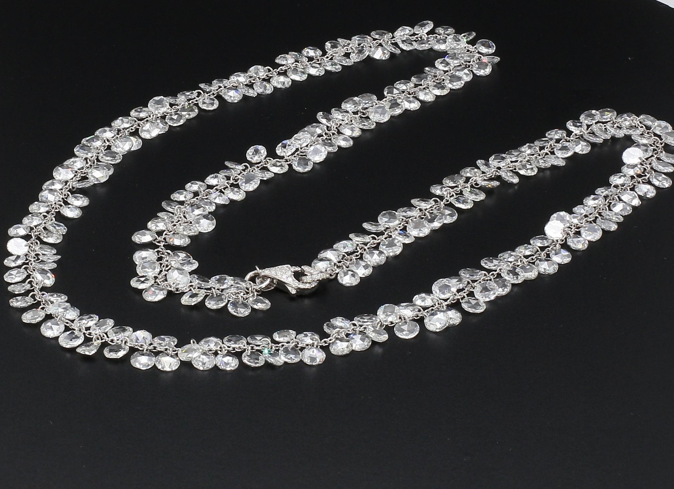 PANIM Rosecut Diamond 16inch lange Blume Halskette in 18Karat Weißgold

Bei diesem Collier sind die Diamanten gleichmäßig auf einer Weißgoldkette verteilt. Dieses Stück kann jeden Tag getragen werden, allein oder in Kombination mit anderen