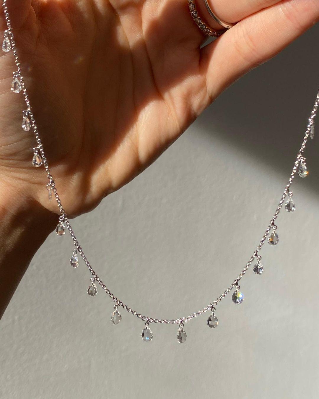 PANIM Rosecut Pear Diamond Circles Necklace in 18 Karat Gold For Sale 6