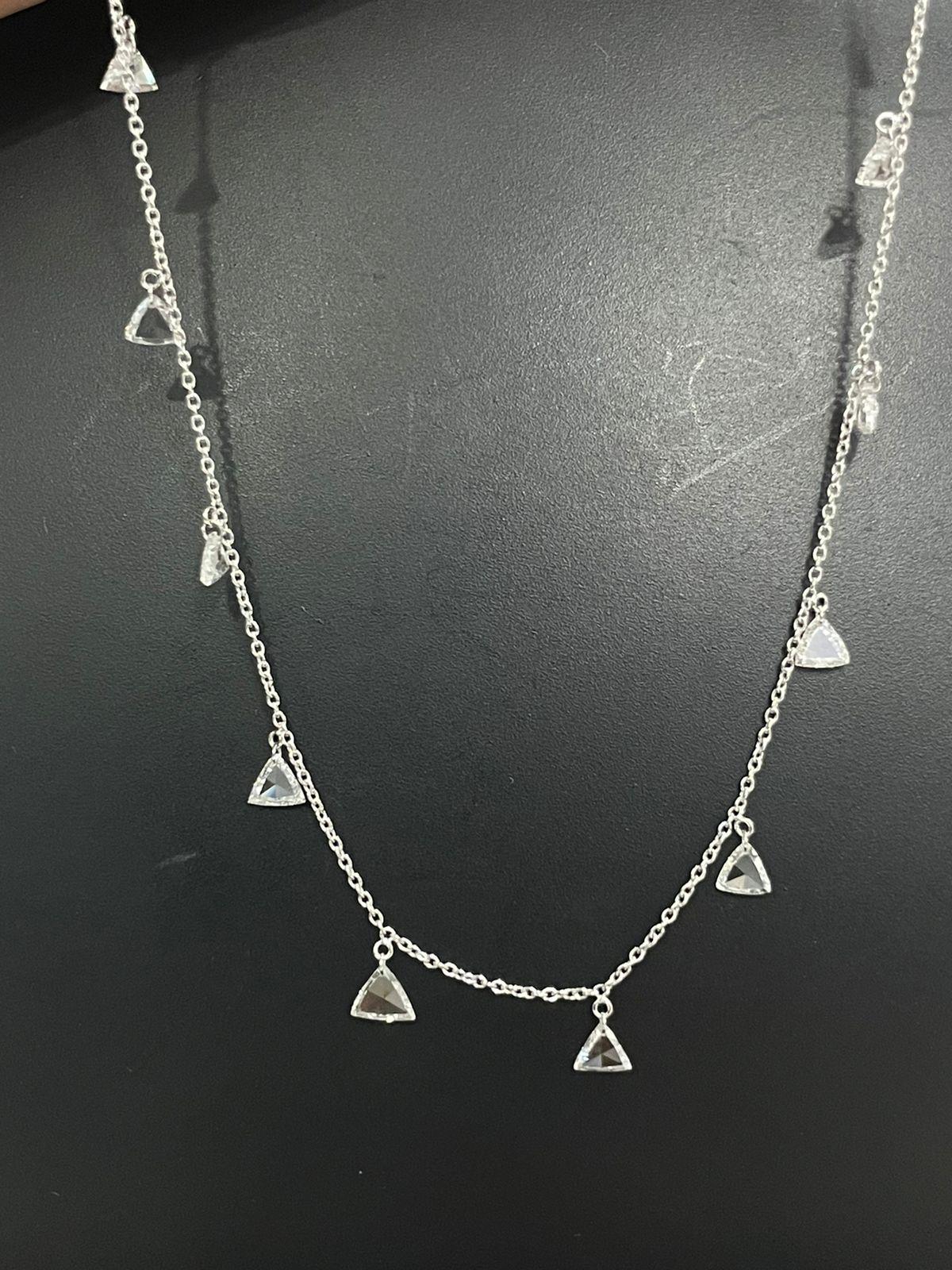 PANIM Collier pendentif triangulaire en or blanc 18 carats avec diamants taille rose en vente 4