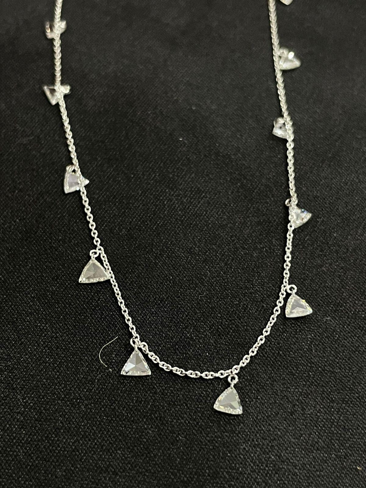 PANIM Collier pendentif triangulaire en or blanc 18 carats avec diamants taille rose en vente 5