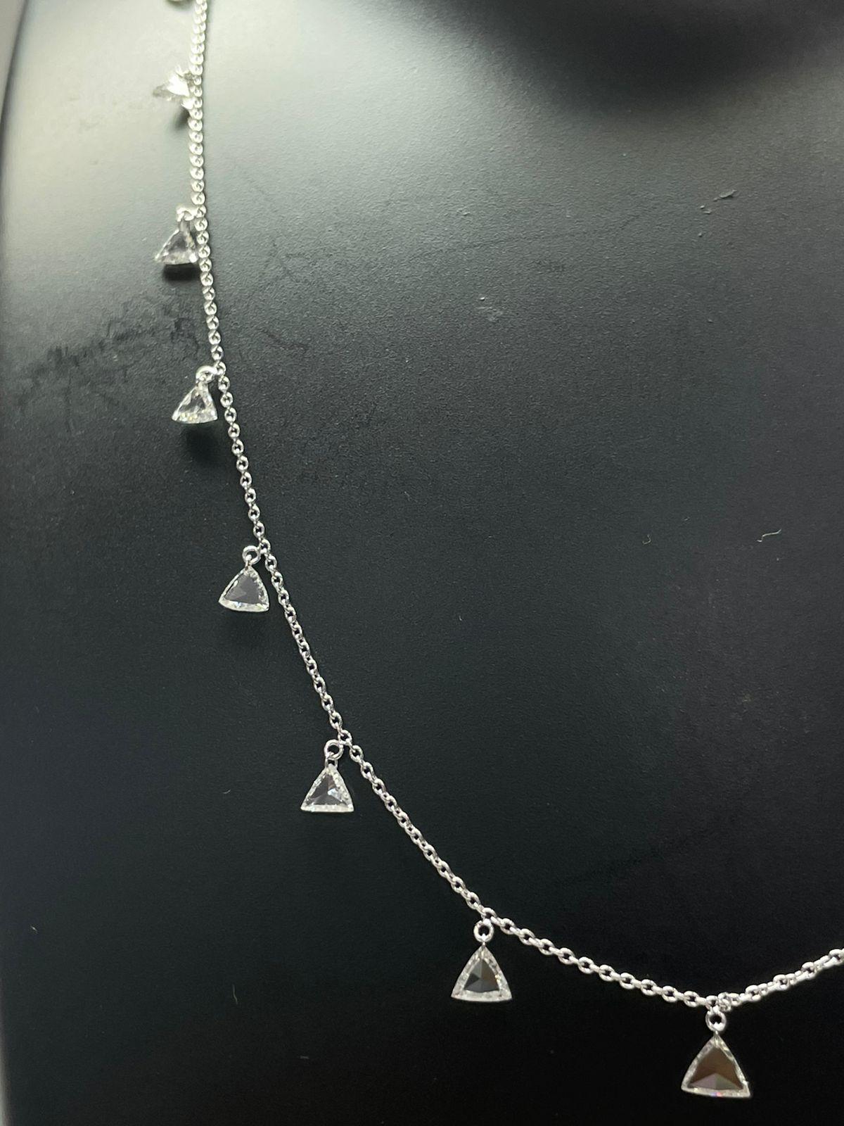 PANIM Collier pendentif triangulaire en or blanc 18 carats avec diamants taille rose en vente 1