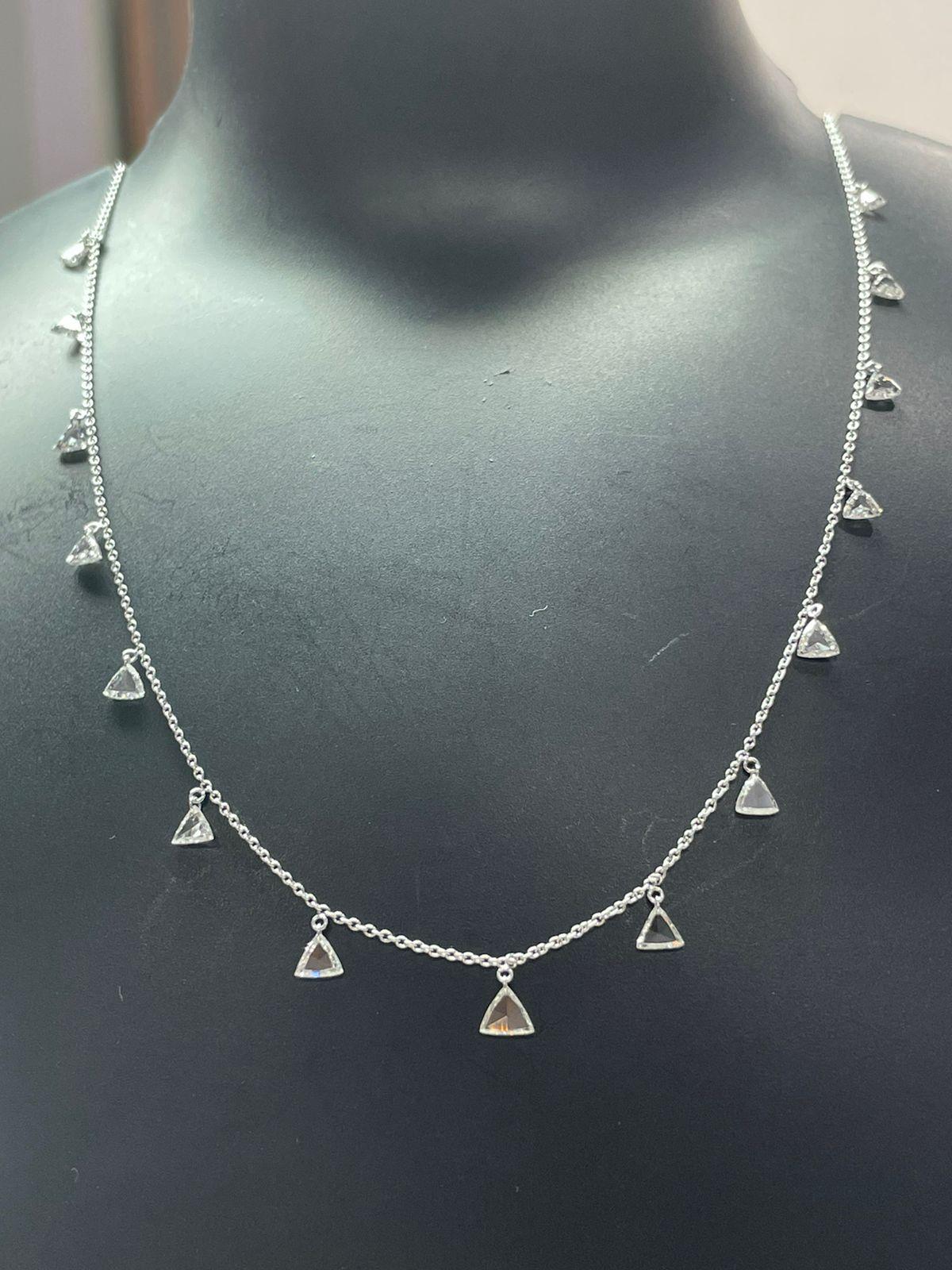 PANIM Collier pendentif triangulaire en or blanc 18 carats avec diamants taille rose en vente 2