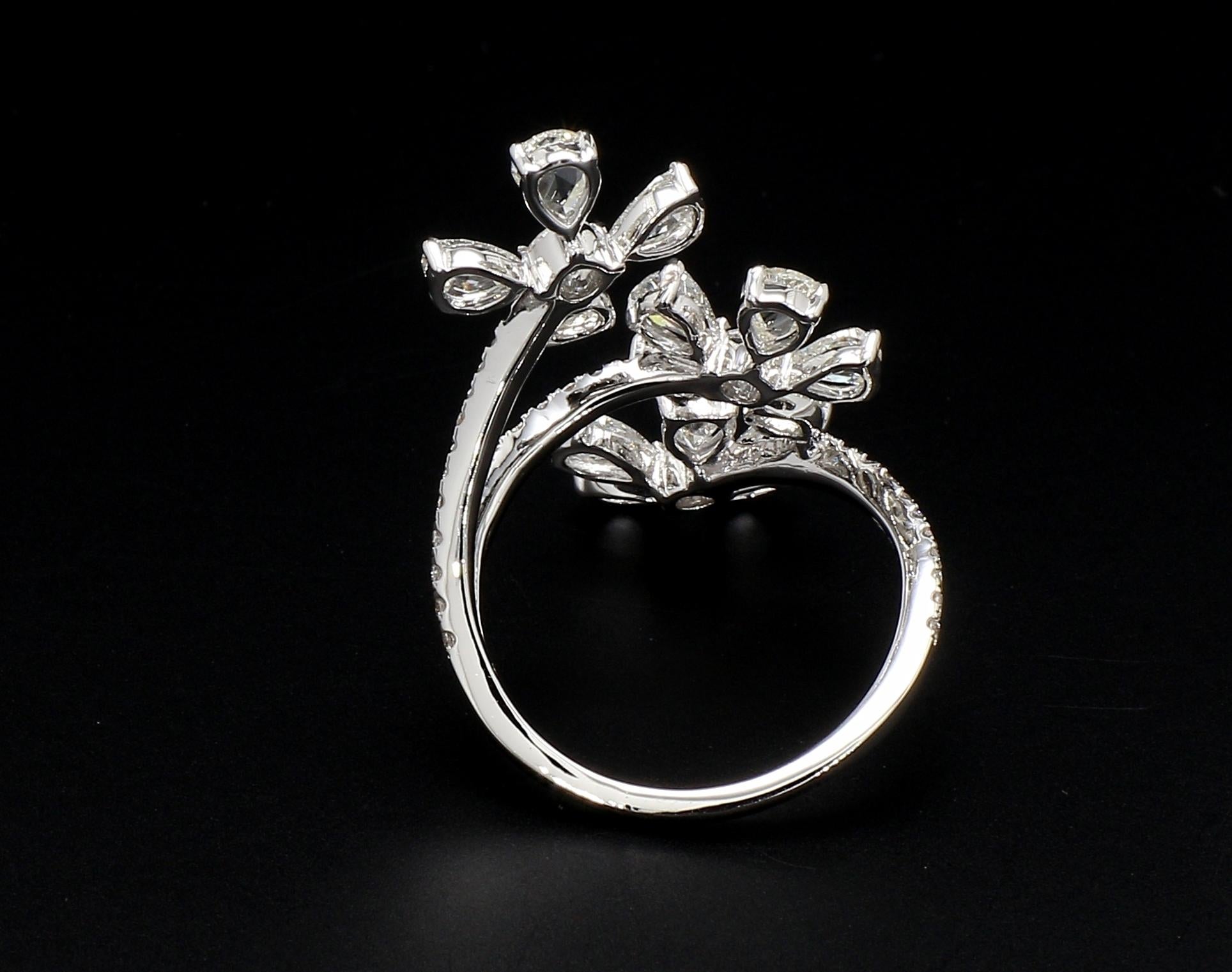 Modern PANIM Trio Floral Ring with Diamond Rosecut in 18 Karat White Gold For Sale