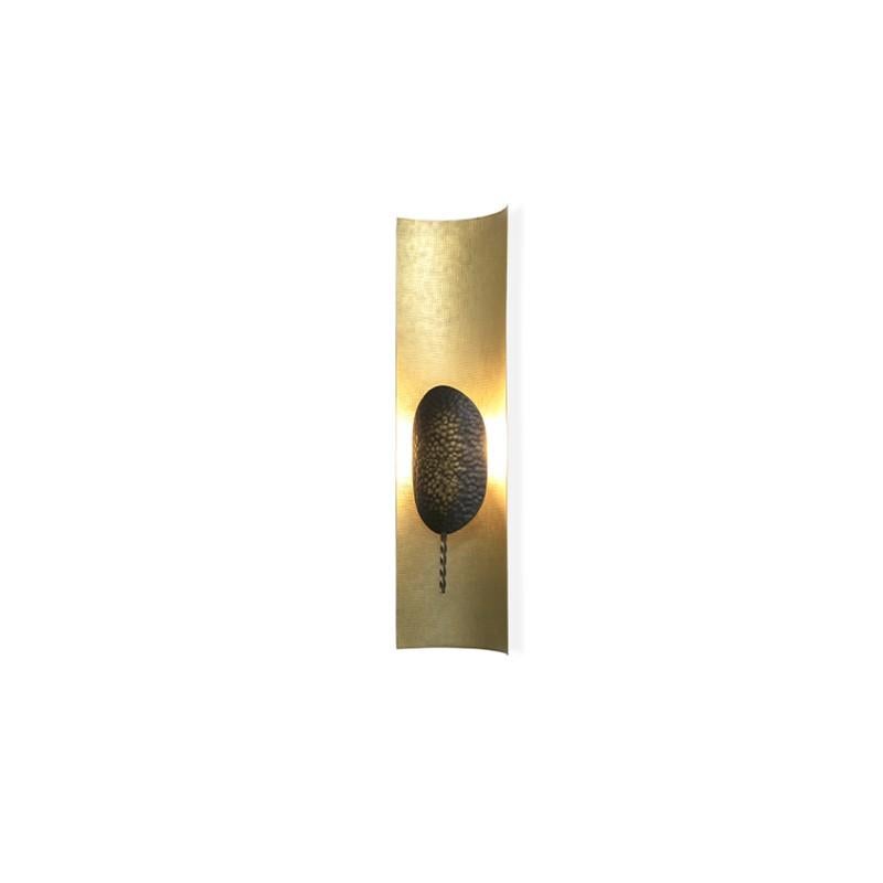 Panji Wall Light with Hammered Brass Finish With Matte Varnish by Brabbu For Sale 1