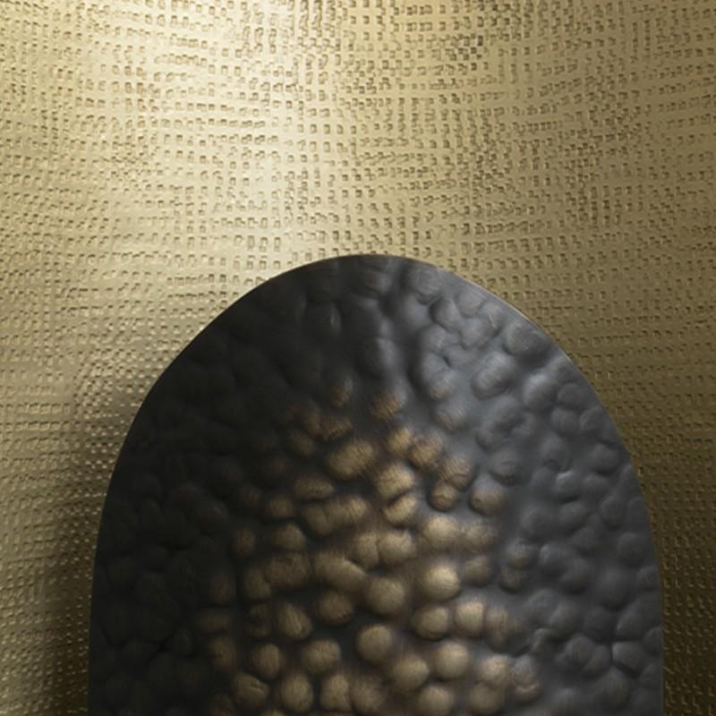 Panji Wall Light with Hammered Brass Finish With Matte Varnish by Brabbu For Sale 2