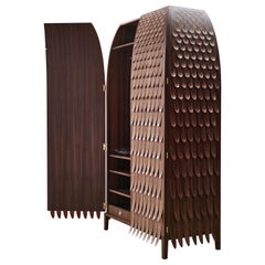 Armoire Pankalangu de Trent Jansen de la collection Broached Monster