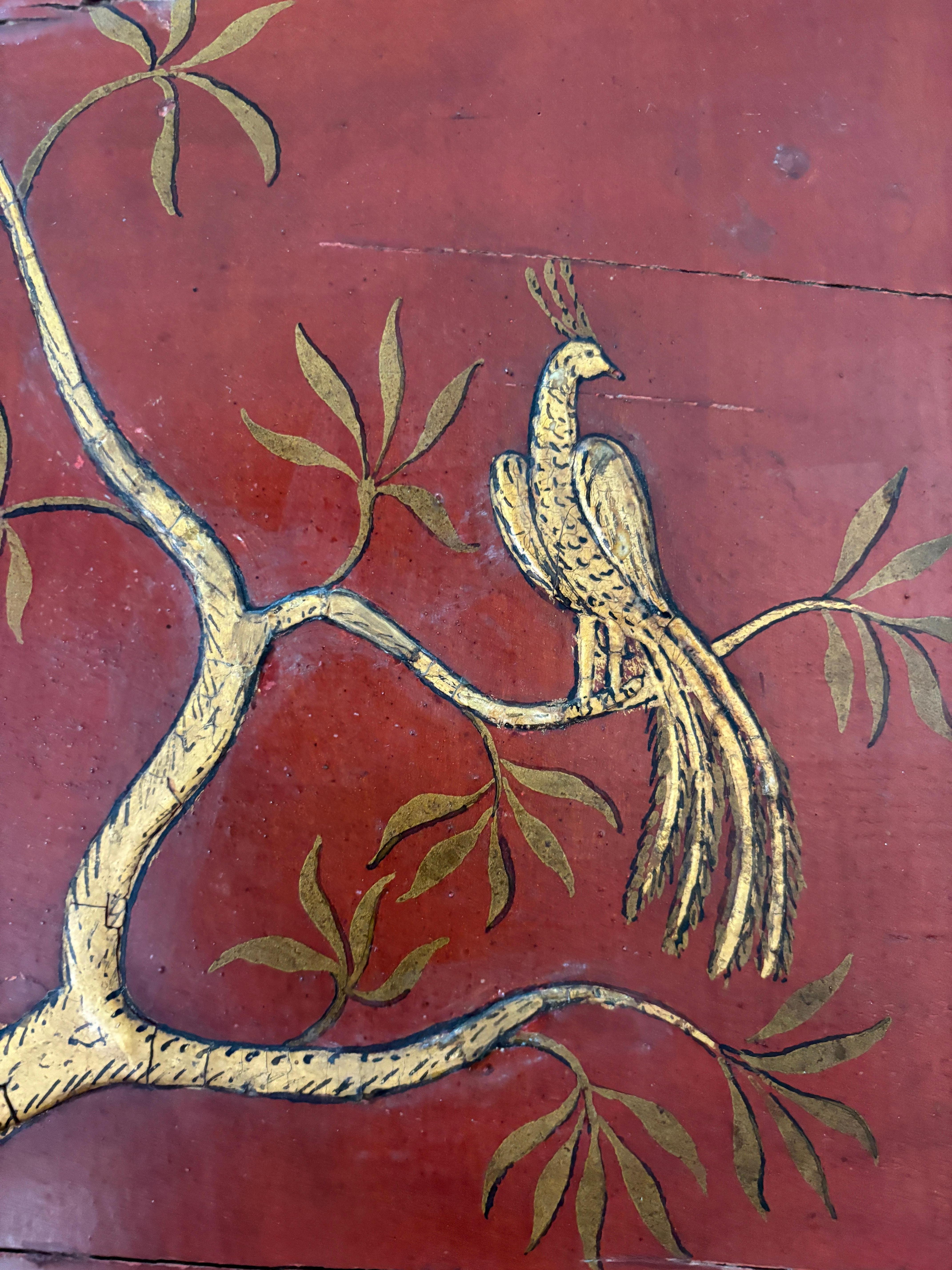 Panneau en bois et laque, décorations et cadre dorés 
Herkunft Italien (Piémont)
XVIIIe siècle 

