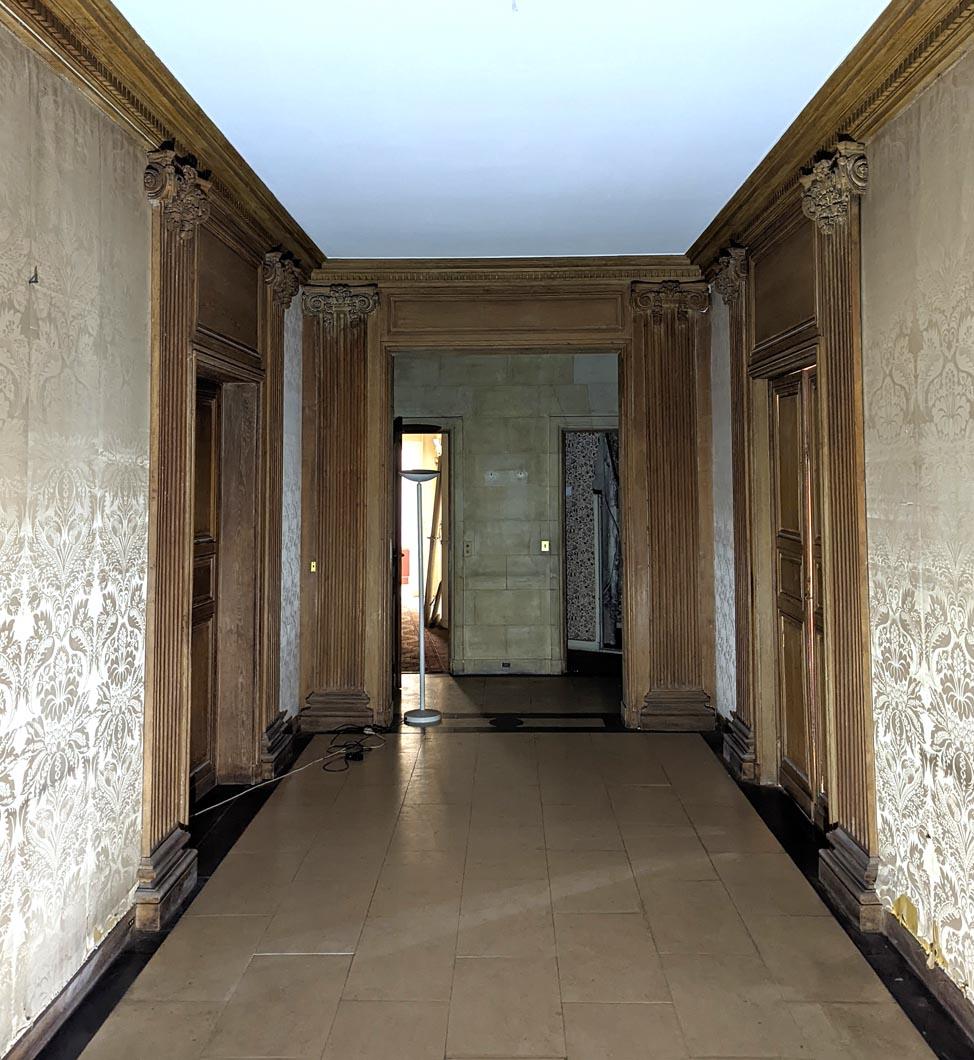 Francese Set di pilastri ionici in Oak Oak intagliato, 18° secolo in vendita