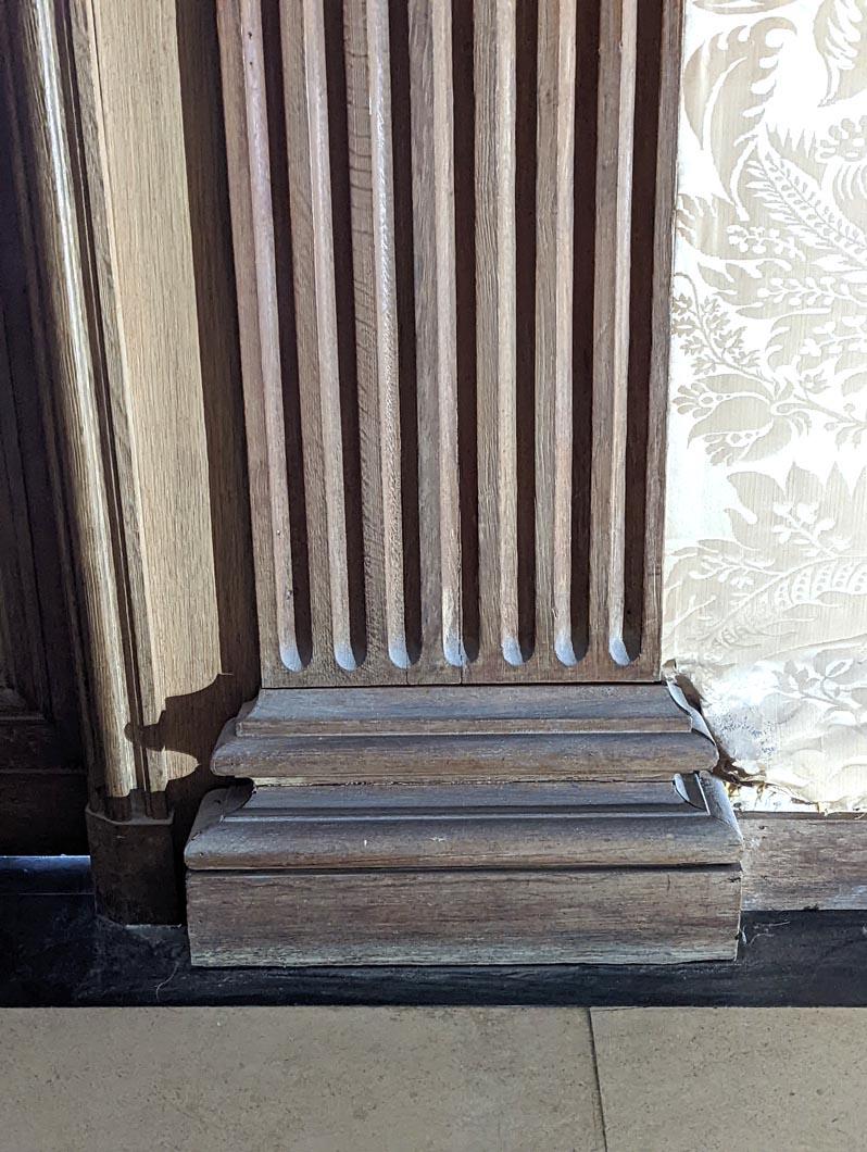 Set di pilastri ionici in Oak Oak intagliato, 18° secolo in vendita 1