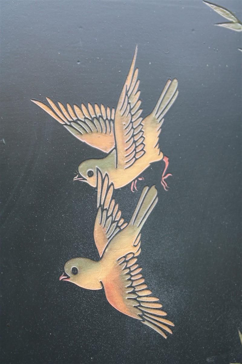 Pannello Decorativo in Lacca Cinese 1950s con Uccelli Fiori di loto e Piante  For Sale 5