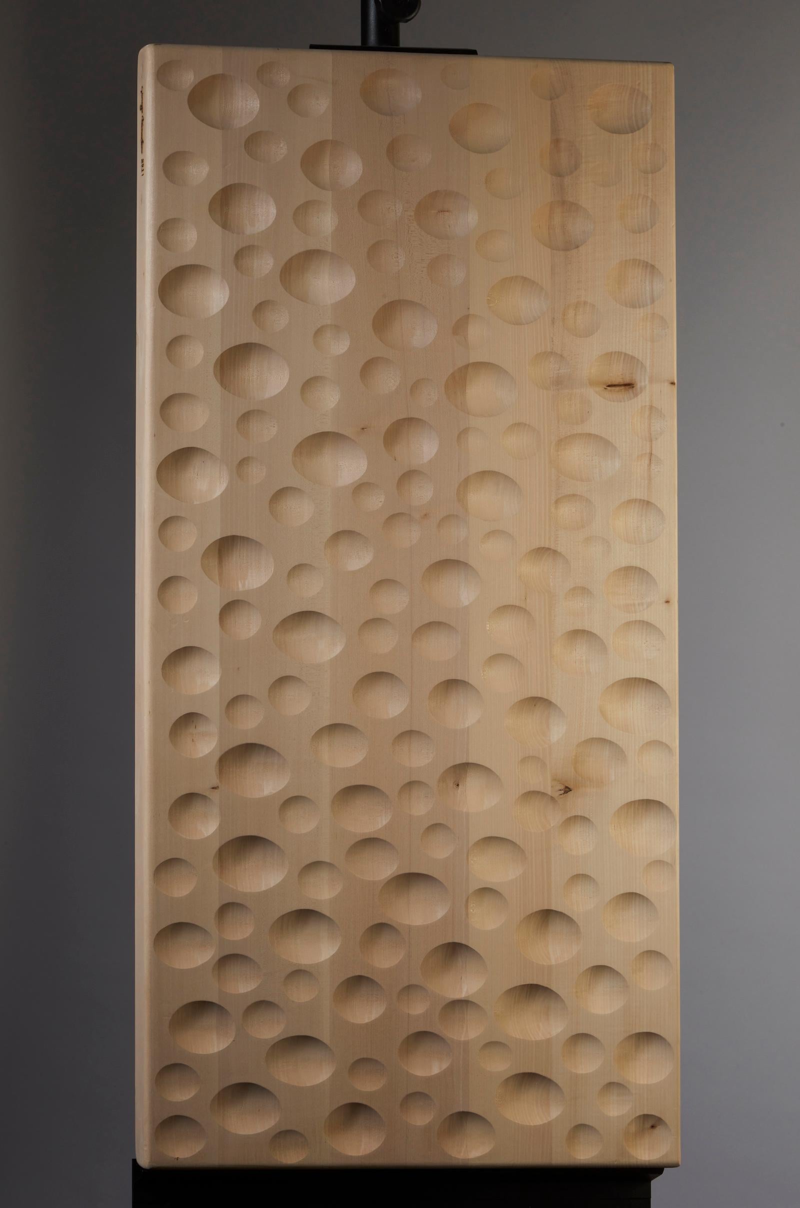 Giuseppe Rivadossi (Nave, July 8, 1935)

Ellipse carved panel of various sizes, 2011

Dimensions: 59.5 x 120 x 5 cm

With this panel  hand-carved Master Giuseppe Rivadossi created, repeating in form and quality of execution the ornamentation