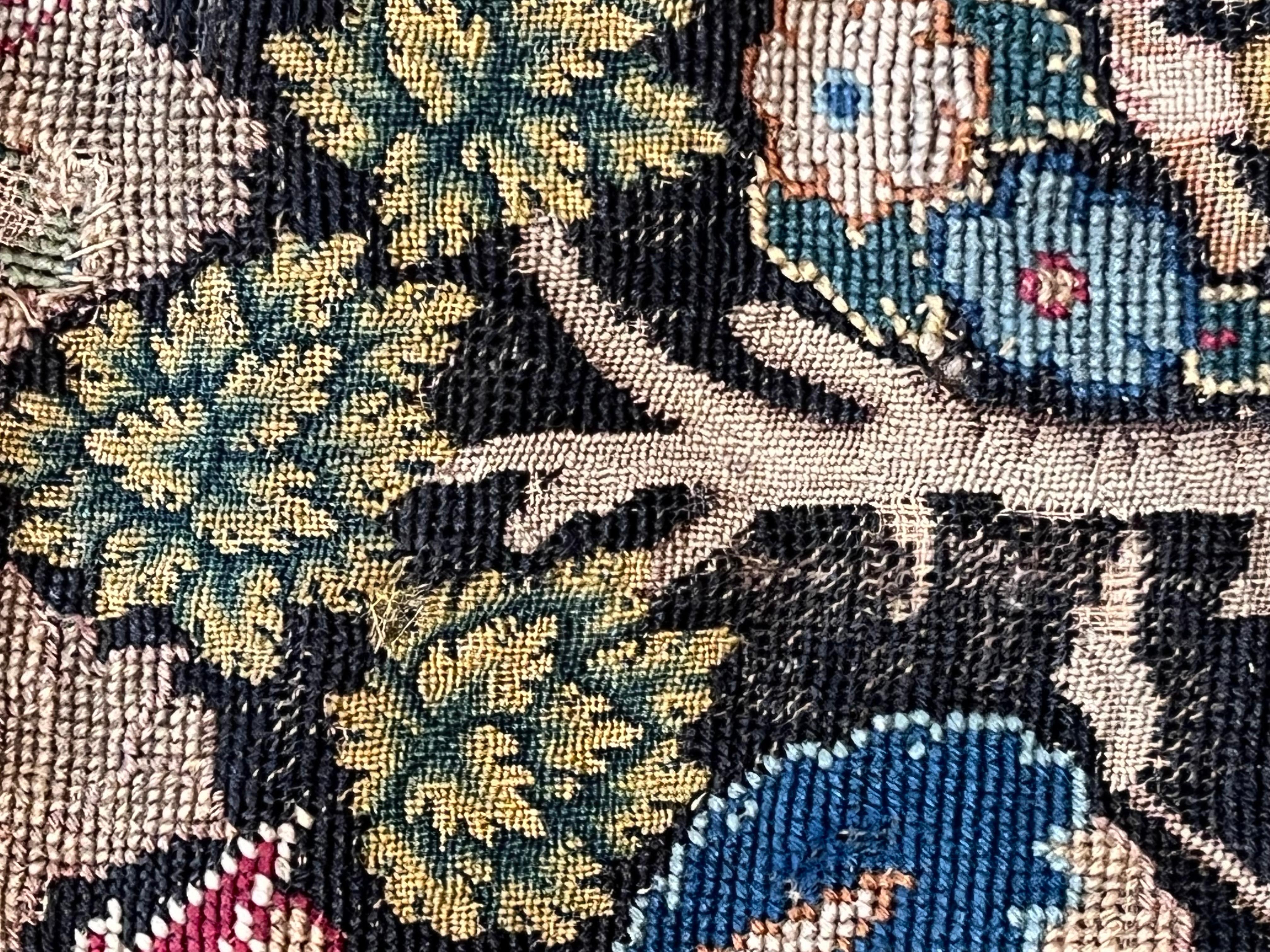 Panel embroidered in small sec stitch. XVIII In Fair Condition For Sale In Firenze, IT