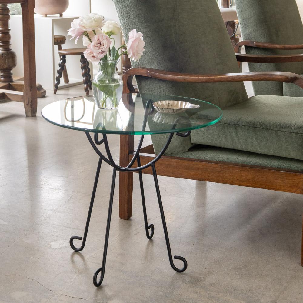 Américain Table d'appoint Panoplie en fer en vente