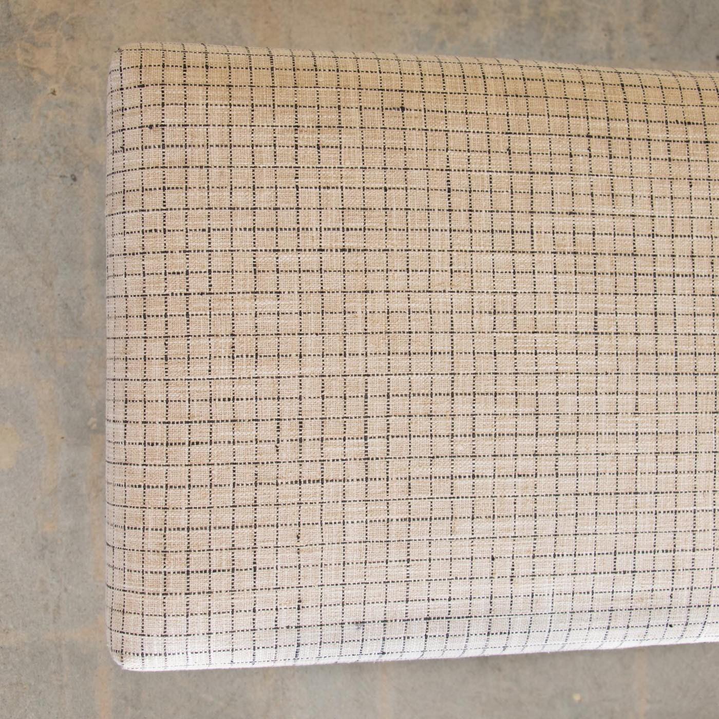 Panoplie Iron Loop Bench, Linen Check For Sale 4