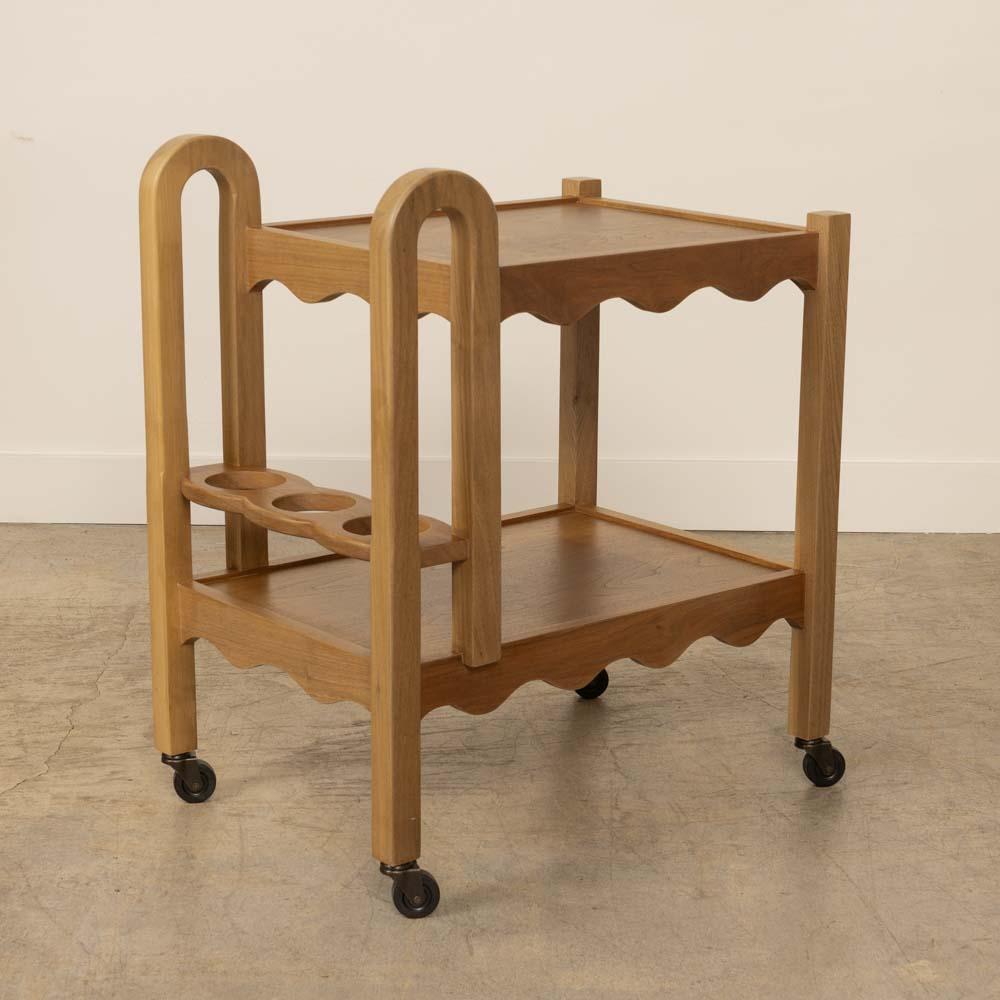 scalloped cart