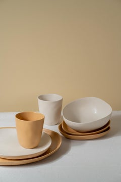 Panshu Piatto piccolo fatto a mano in gres smaltato opaco Forma organica, In magazzino