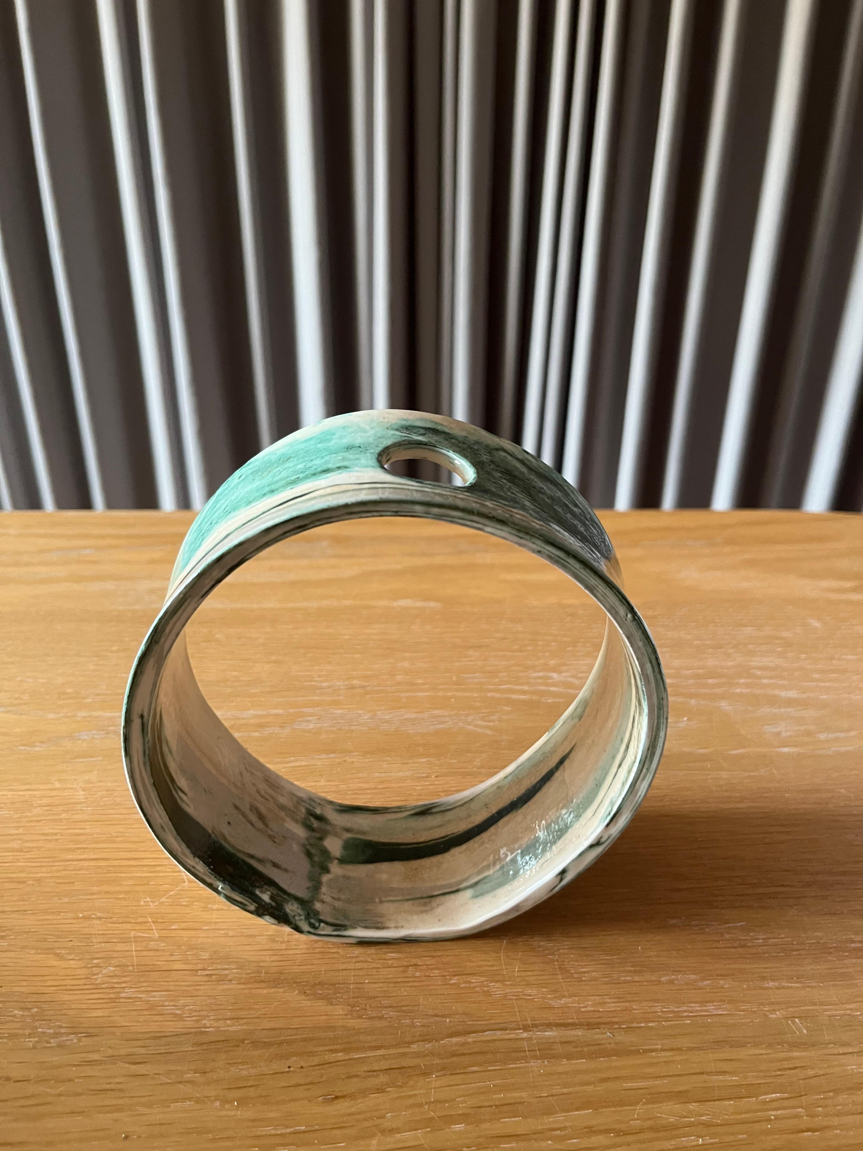 Italian PANTA REI . (non)vaso cerchio  in ceramica con argille recuperate in vendita