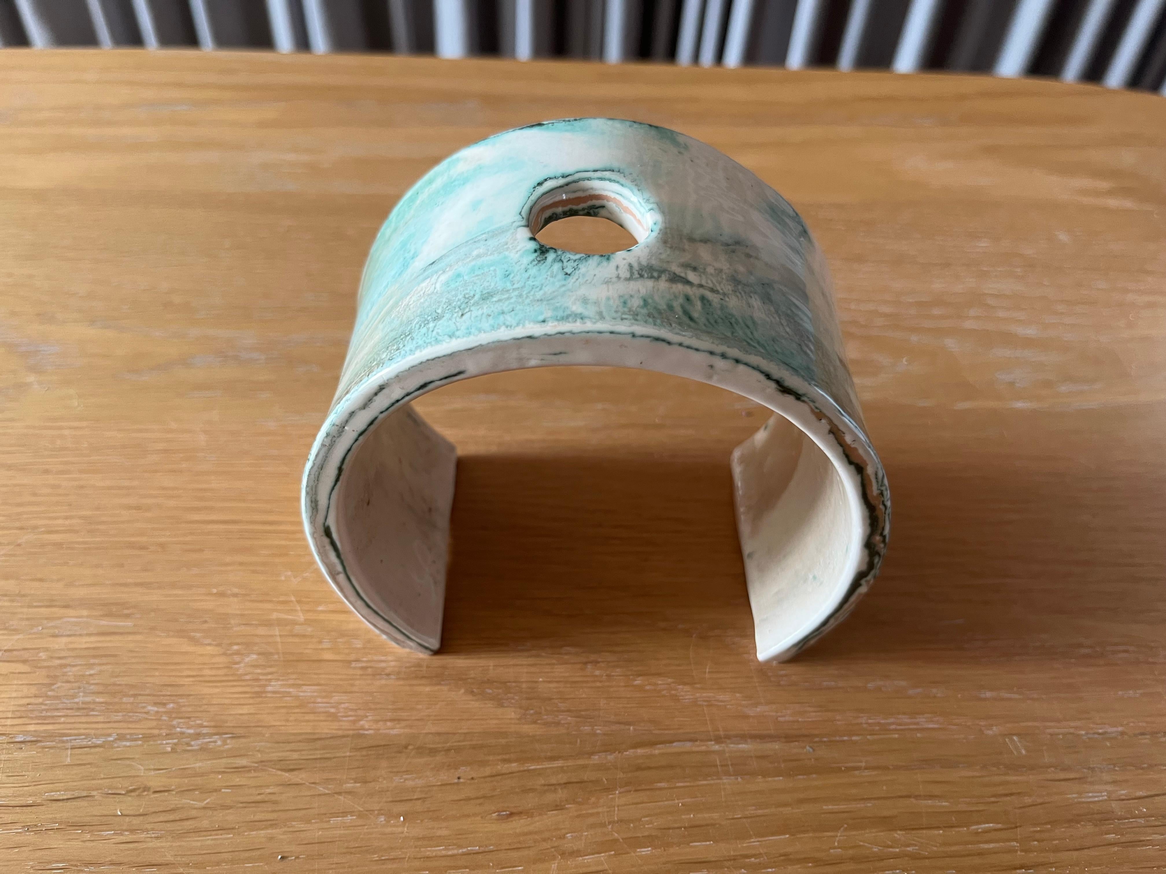 Moderne PANTA REI. pot (non) circulaire  céramique  avec des argiles recyclées en vente