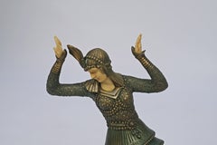 „Pantaloons“ von Demetre H. Chiparus