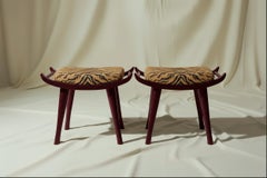 Sgabello laccato PANTERA ed.03 con rivestimento in Dedar