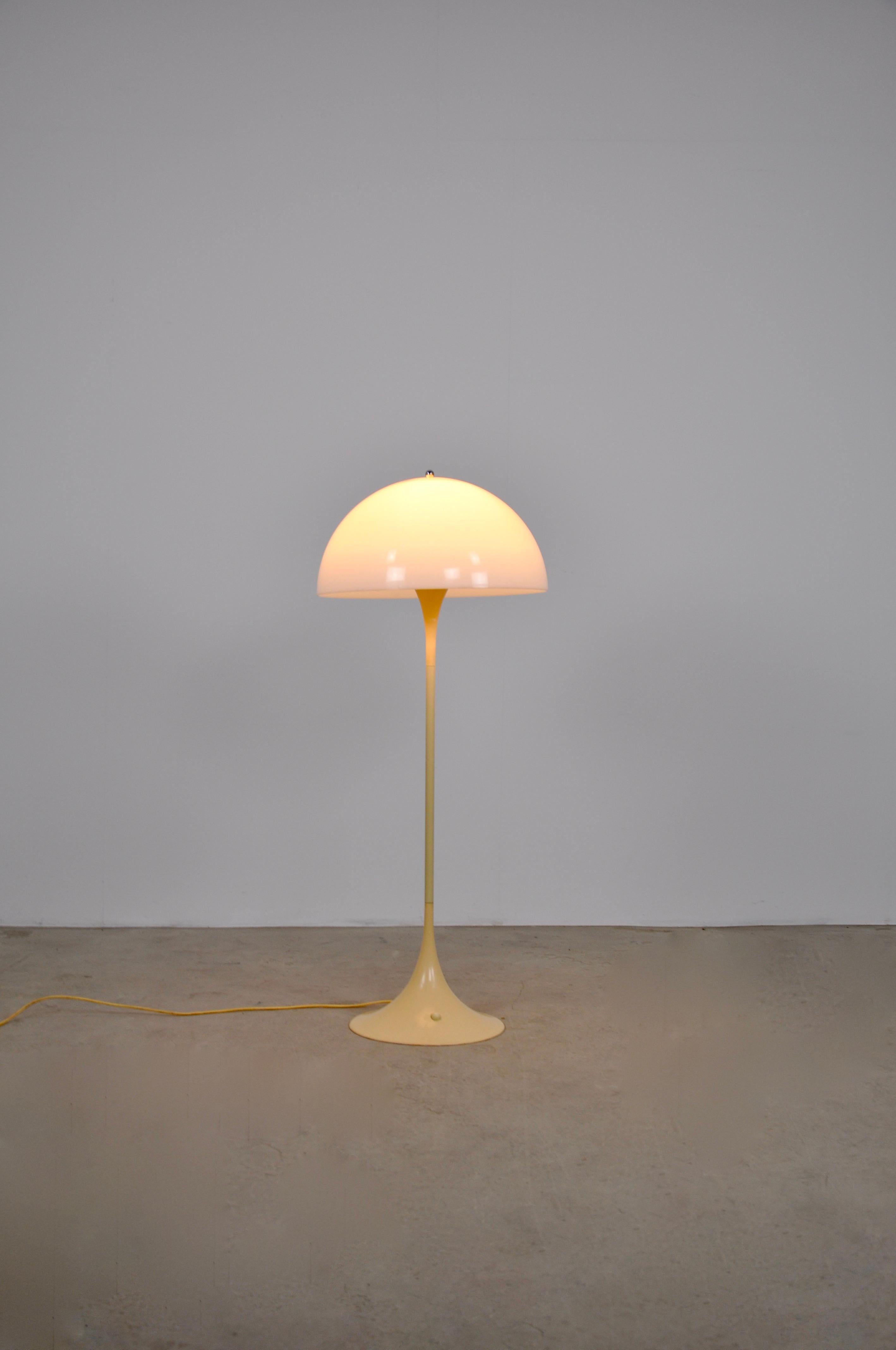 Panthella Floor Lamp by Verner Panton for Louis Poulsen, 1970s In Good Condition In Lasne, BE