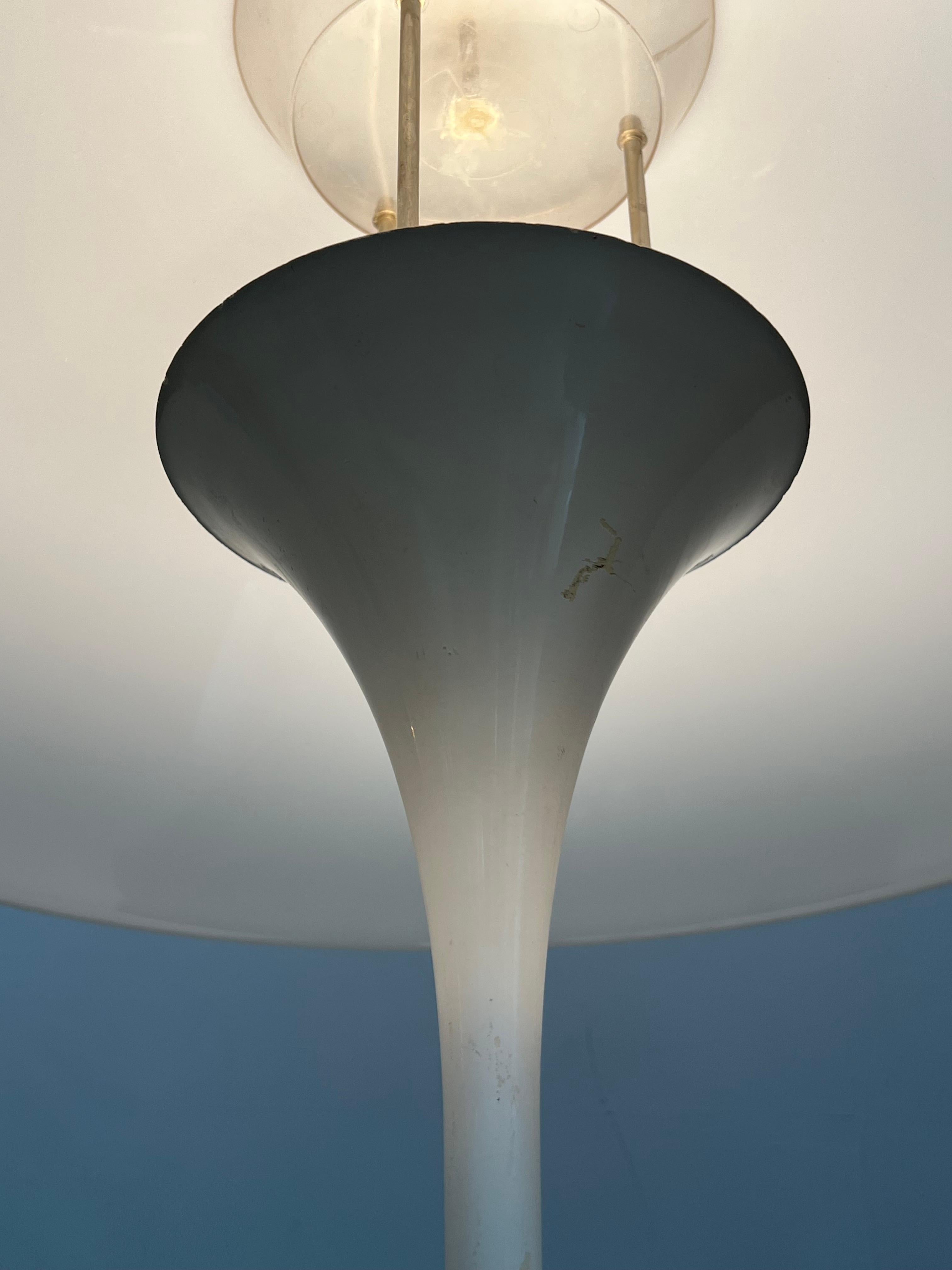 Panthella floor lamp by Verner Panton in collaboration with Louis Poulsen 1971 For Sale 4