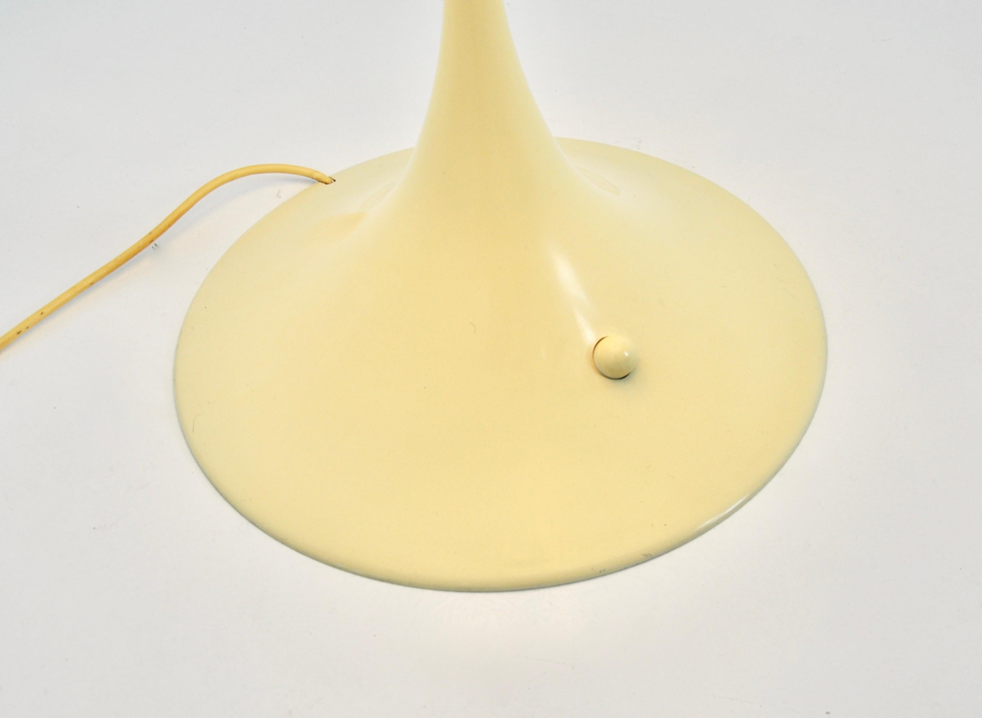 Lampe de table Panthella de Verner Panton pour Louis Poulsen, 1970 en vente 5