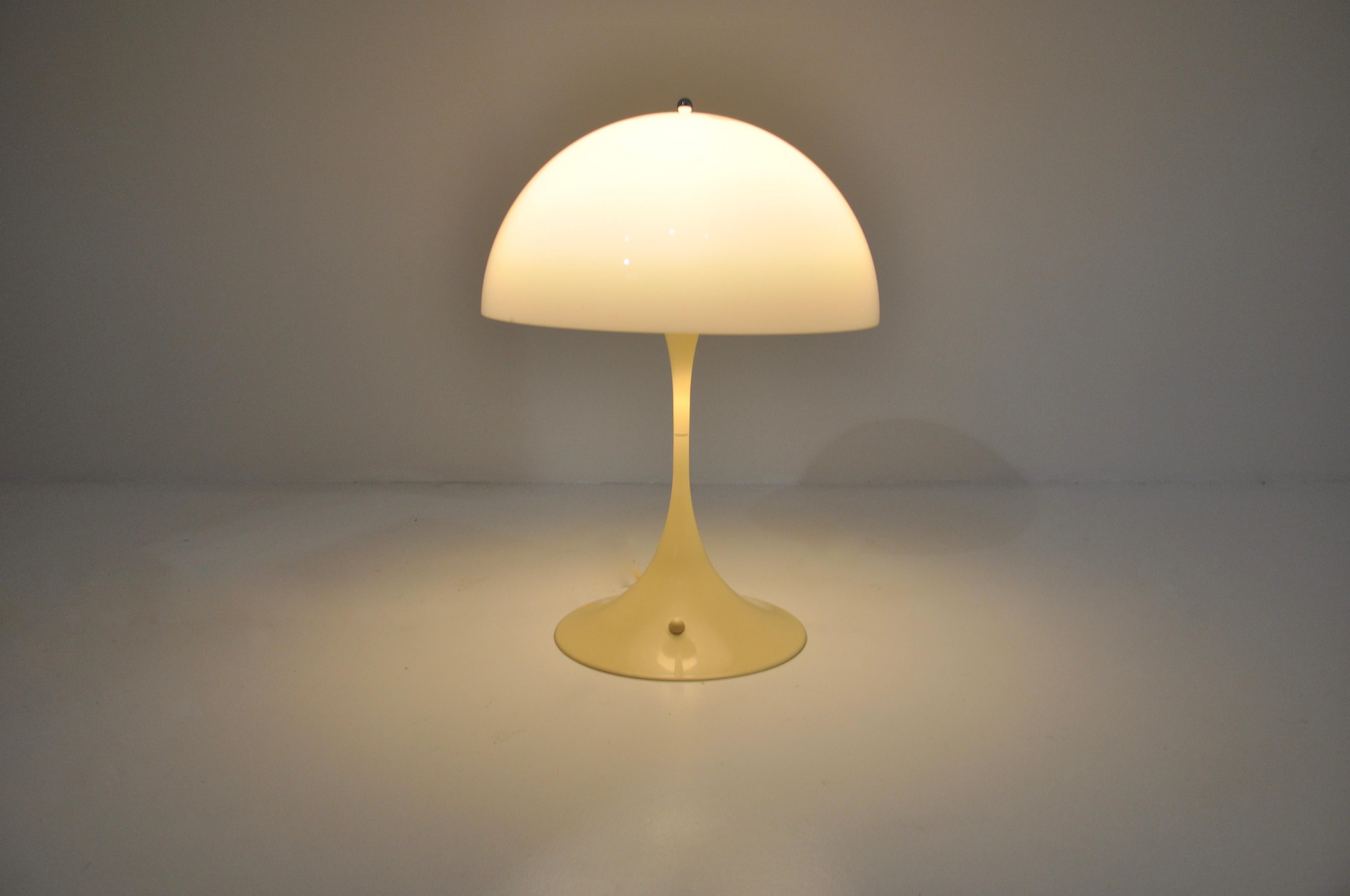 Danois Lampe de table Panthella de Verner Panton pour Louis Poulsen, 1970 en vente