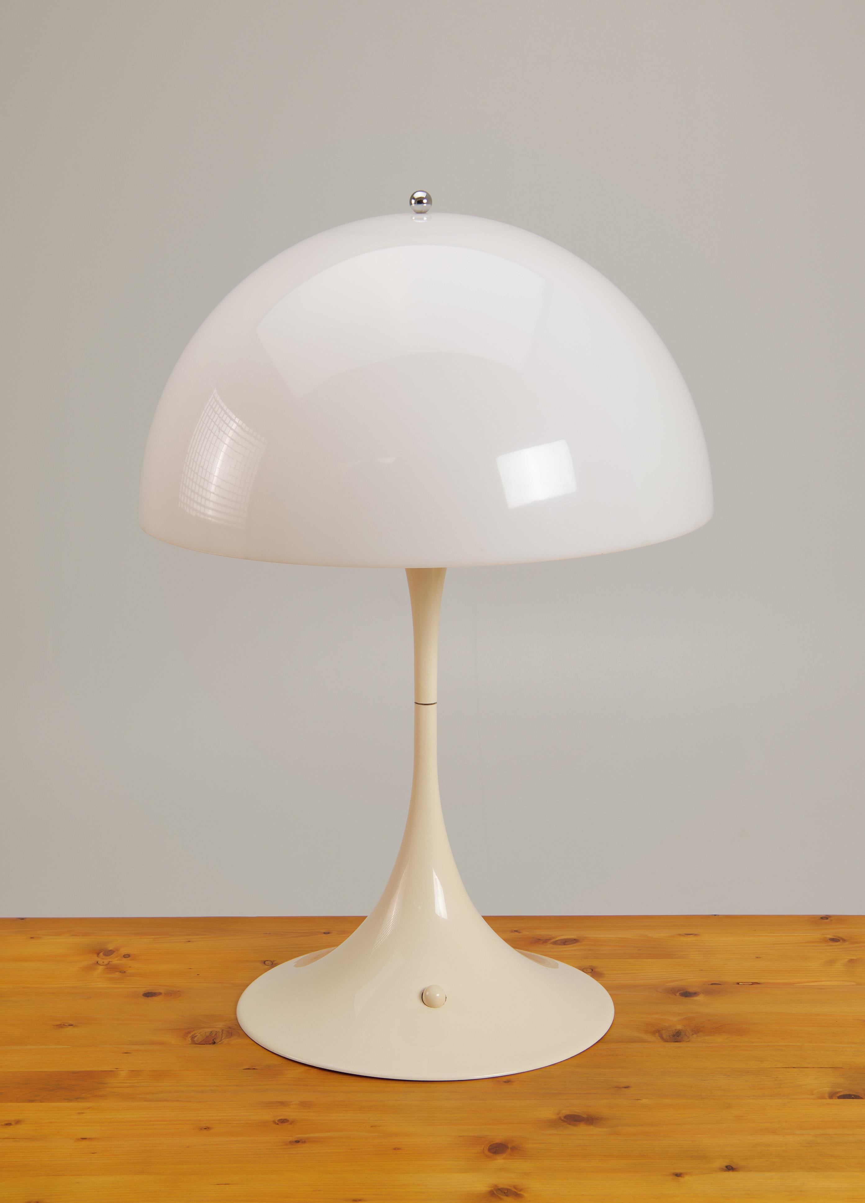 Mid-Century Modern Lampe à poser 'Panthella' Verner Panton en vente
