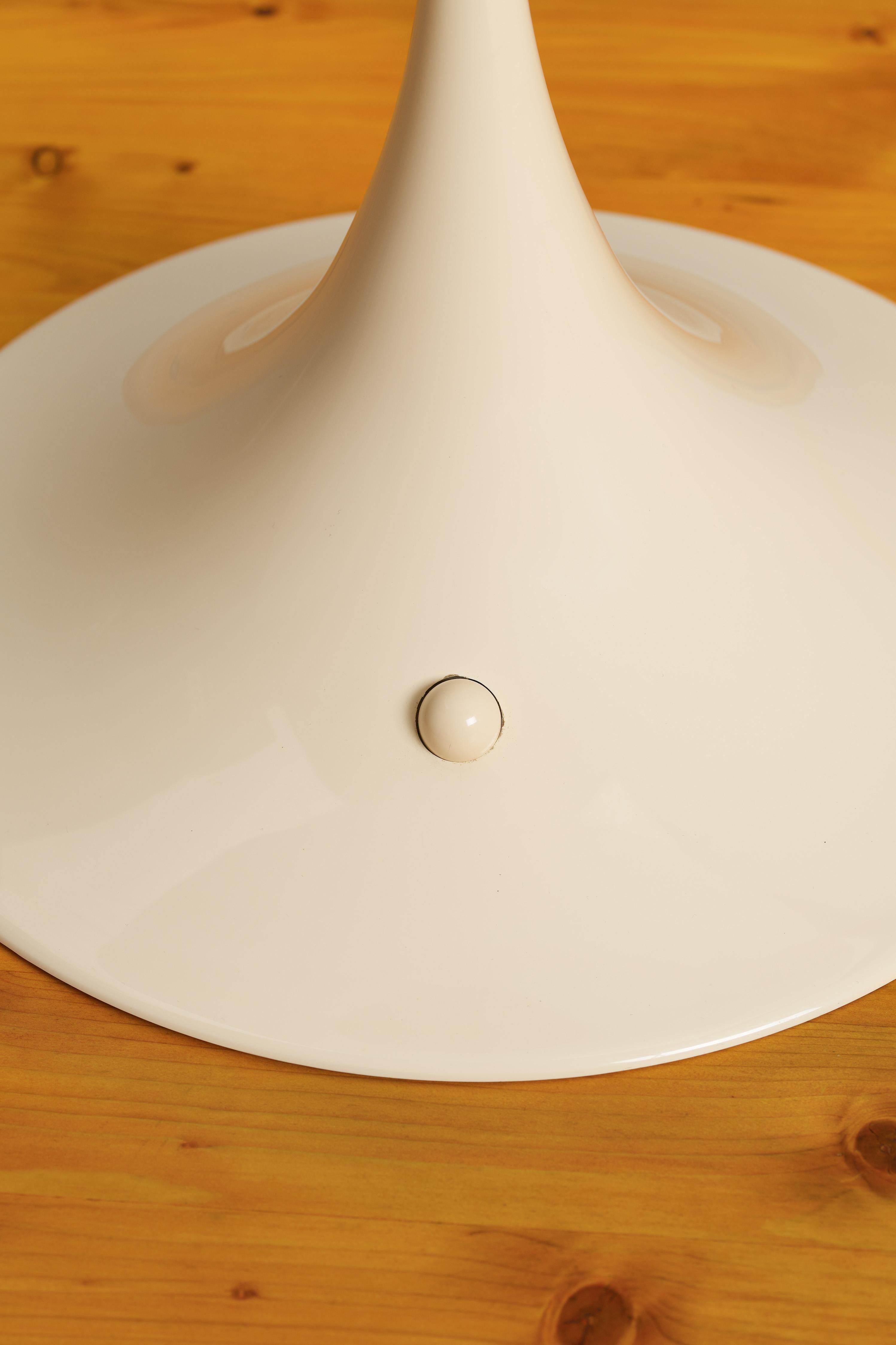 Lampe à poser 'Panthella' Verner Panton Bon état - En vente à Antwerpen, BE