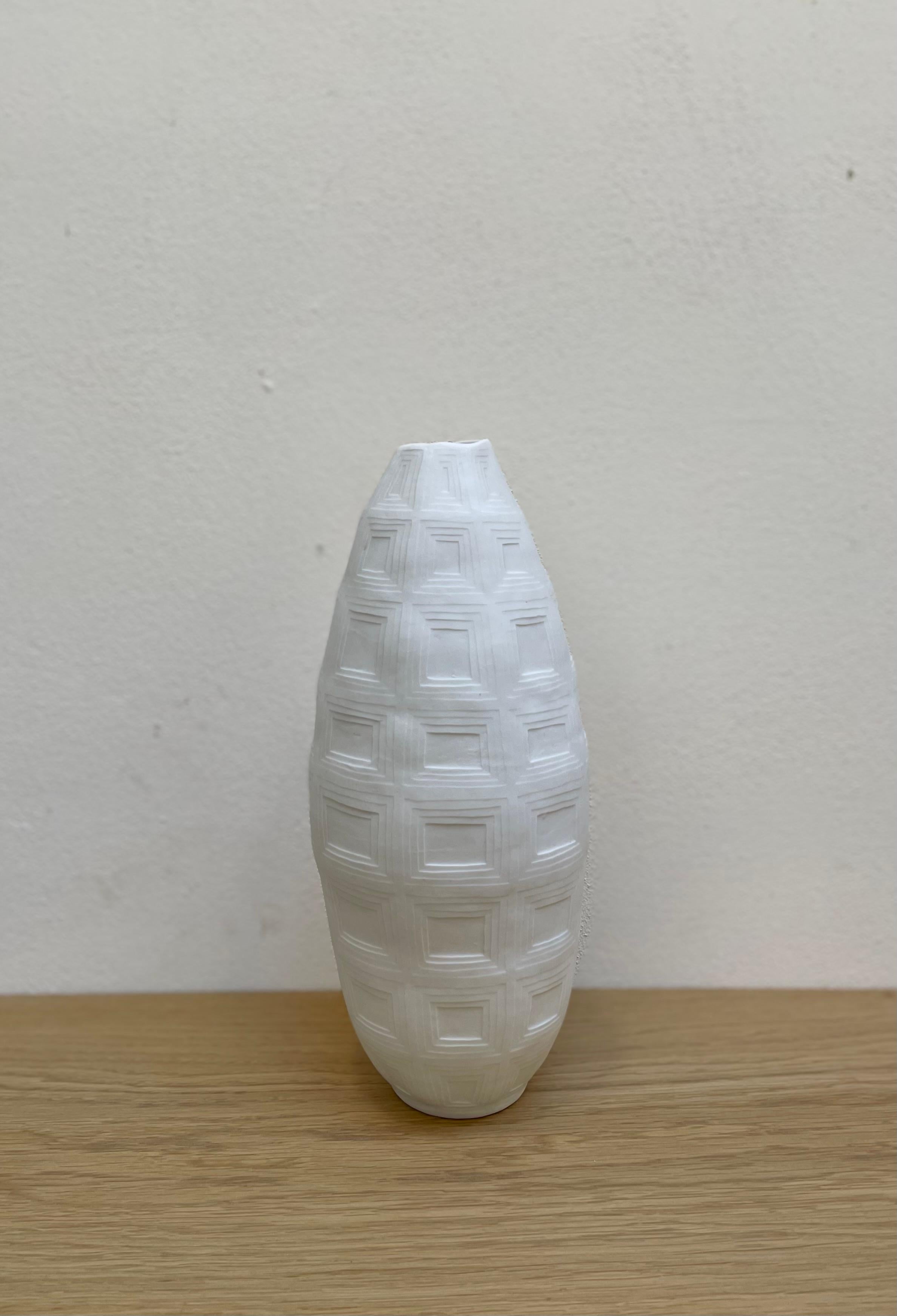 Organico moderno PANTHEON 1 vaso, vaso contemporaneo in porcellana fatto a mano, bianco in vendita