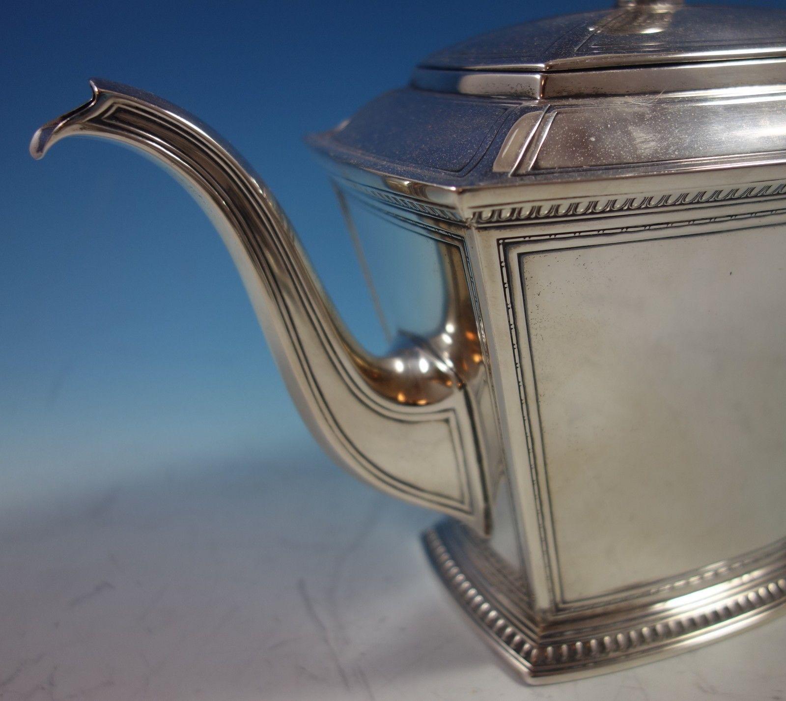 Service à thé en argent sterling de 5 pièces avec plateau Pantheon par International Excellent état - En vente à Big Bend, WI