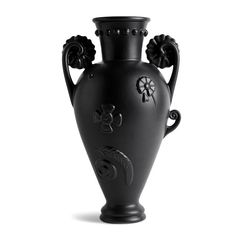 Pantheon Persephone Vase - Black In New Condition For Sale In Irving, TX