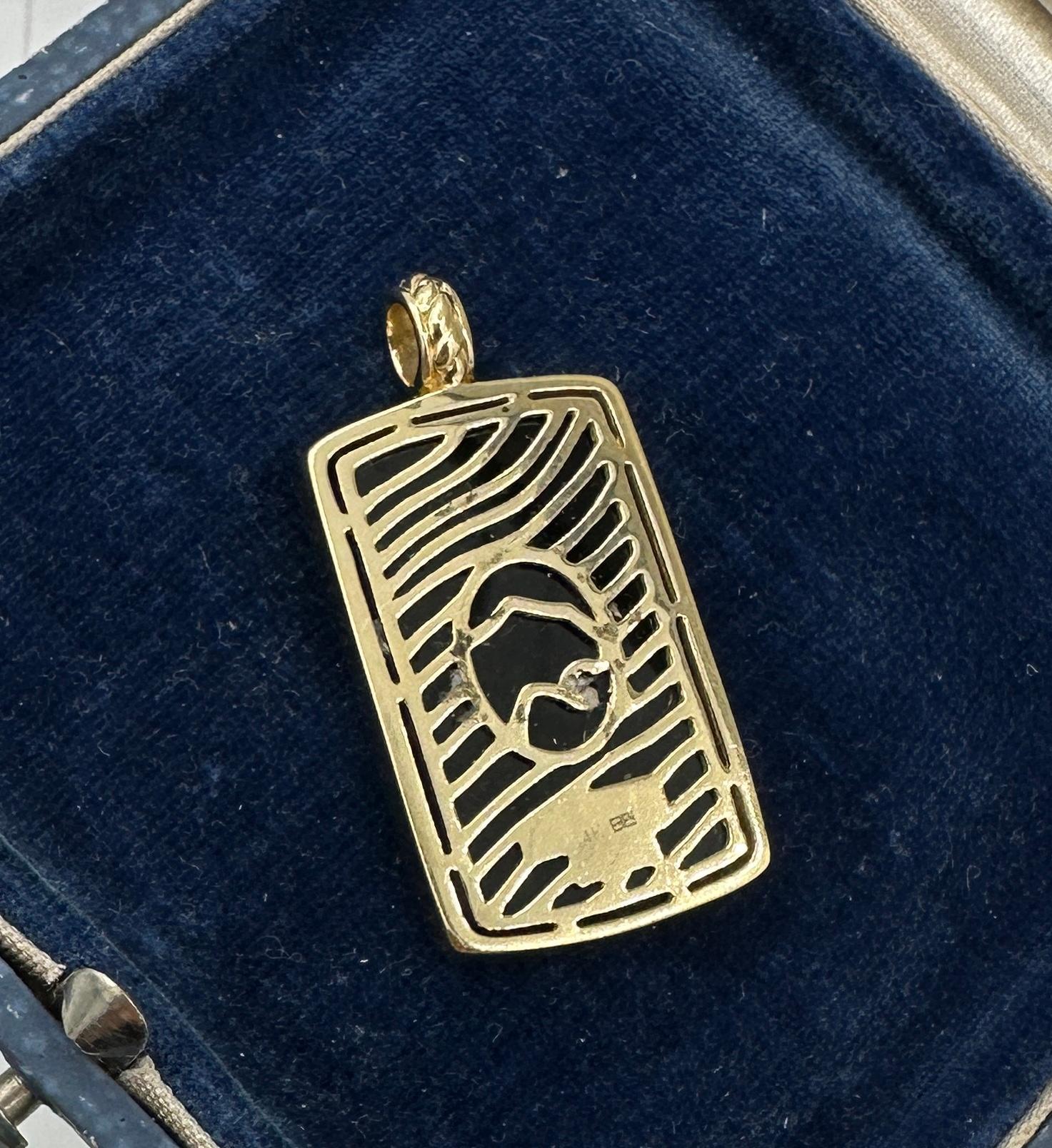 Panther Diamond Onyx Pendant Necklace 14 Karat Gold Cartier Style Lion Leopard For Sale 1