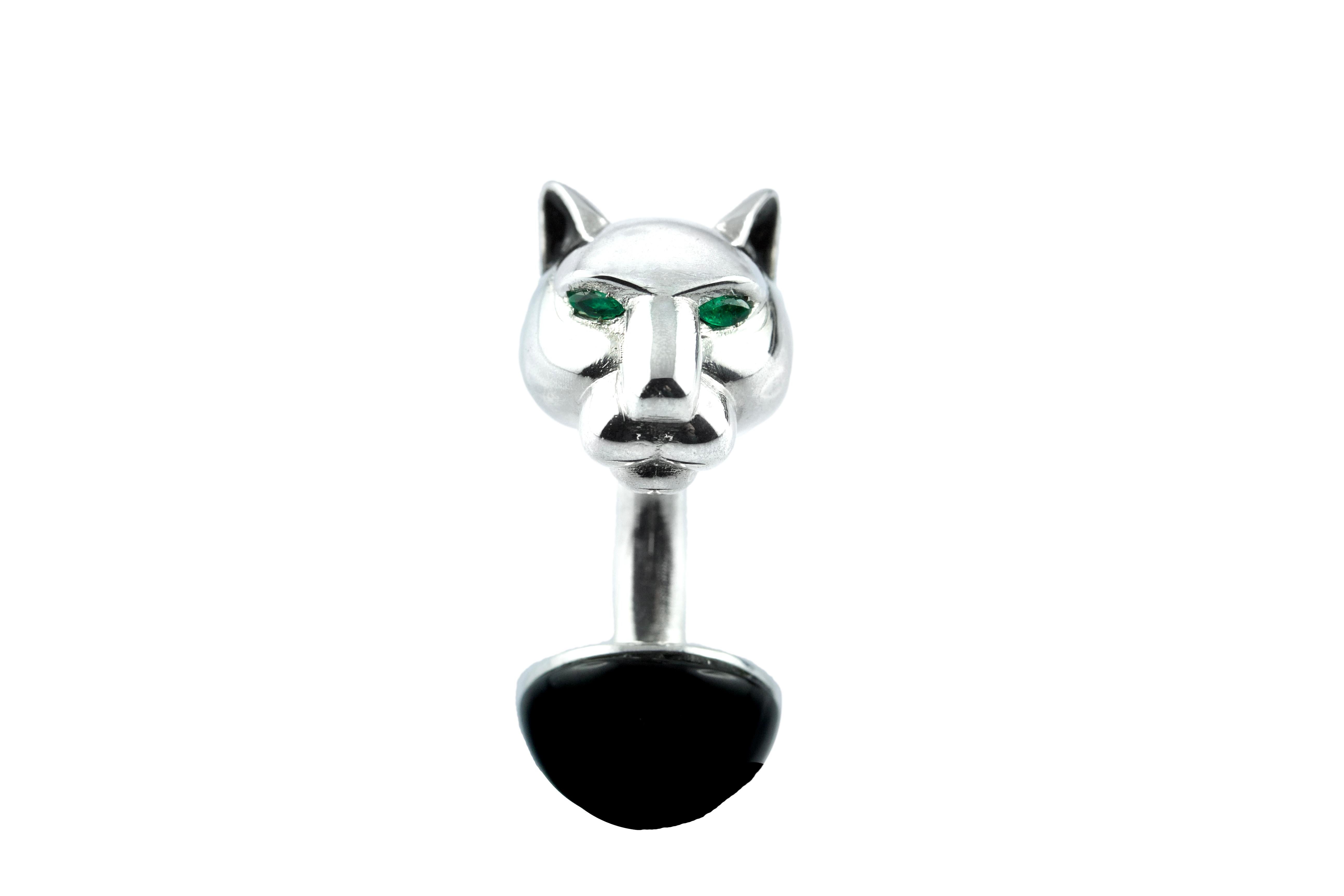 Panther Smaragde Onyx Schwarz Emaille Silber Manschettenknöpfe (Gemischter Schliff) im Angebot