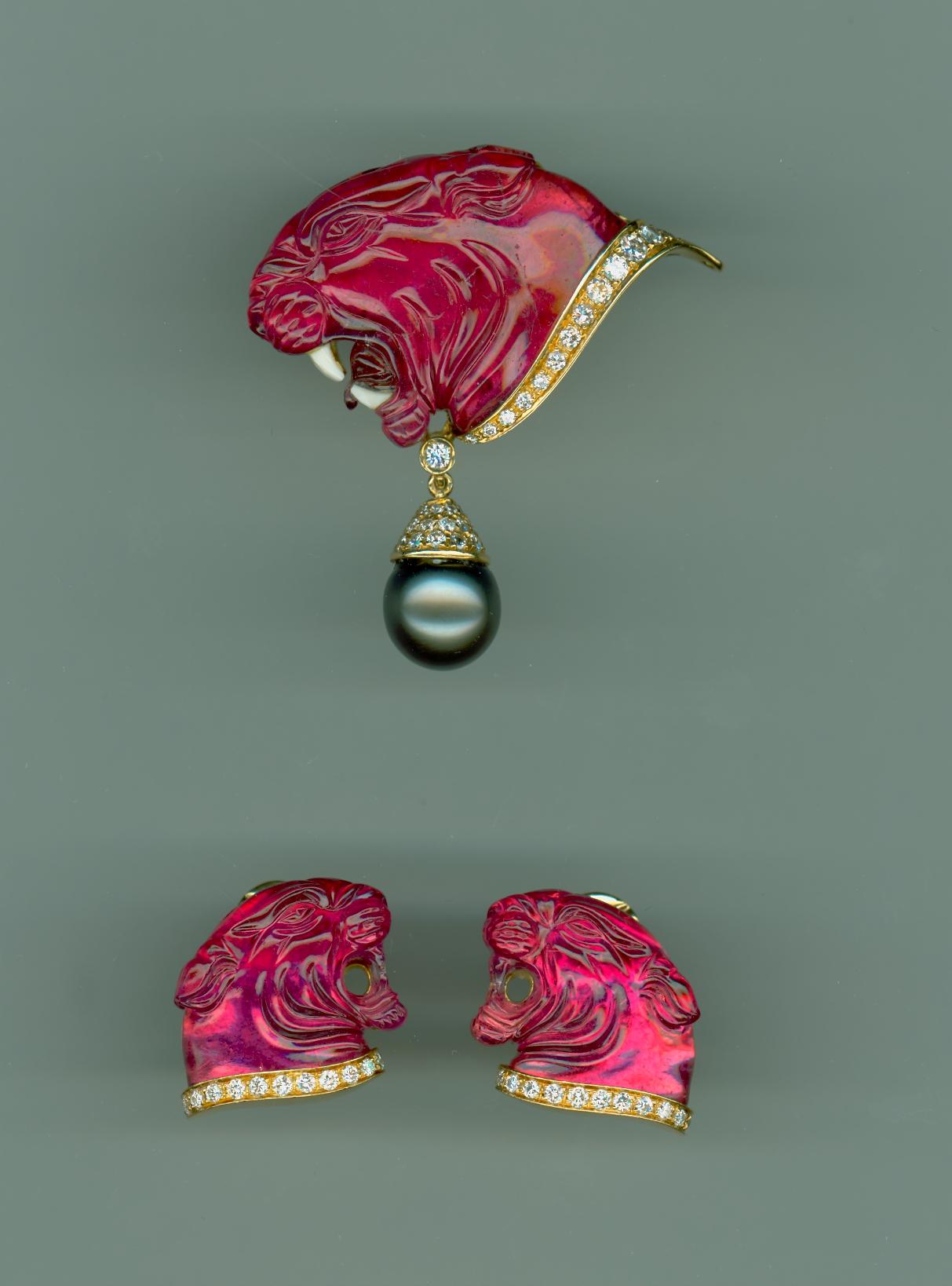 Panther Head Tourmaline Diamond Gold Ear Clips In Excellent Condition For Sale In Berlin, DE
