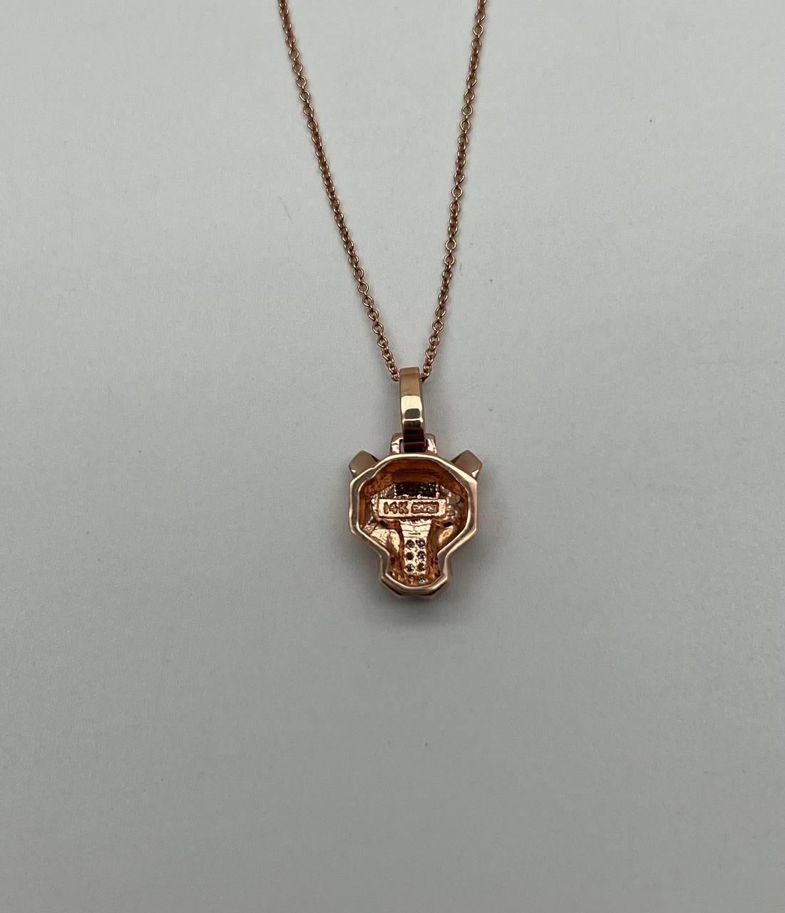 Taille mixte Collier pendentif panthère léopard jaune lion en or rose, émeraude verte et diamant en vente