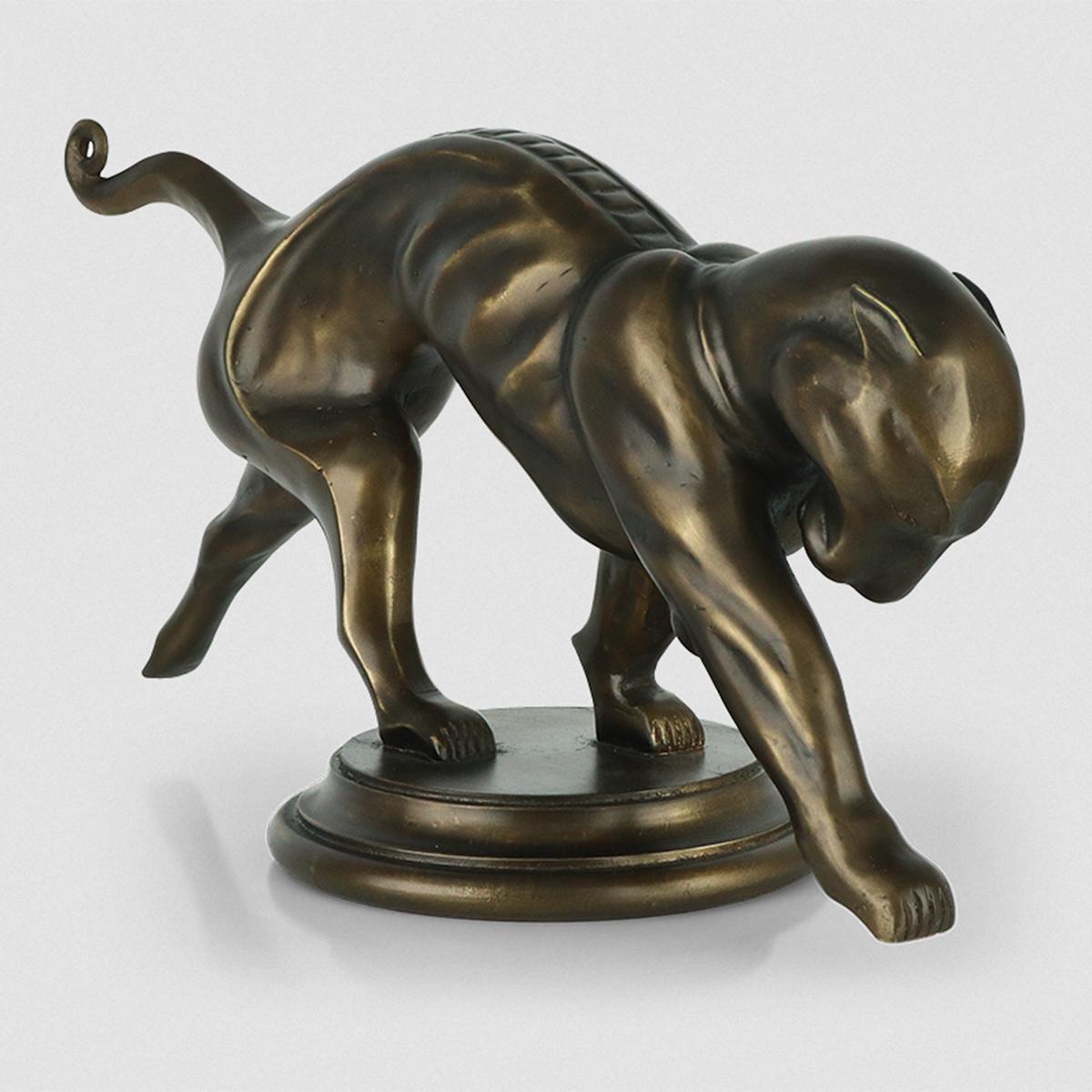 Sculpture panther mahogany all in hand carved
solid mahogany wood with hand painted bronze finish.