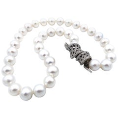 Panther-Pattern Diamond Pavé and Onyx Gold Clasp White South Sea Pearl Necklace