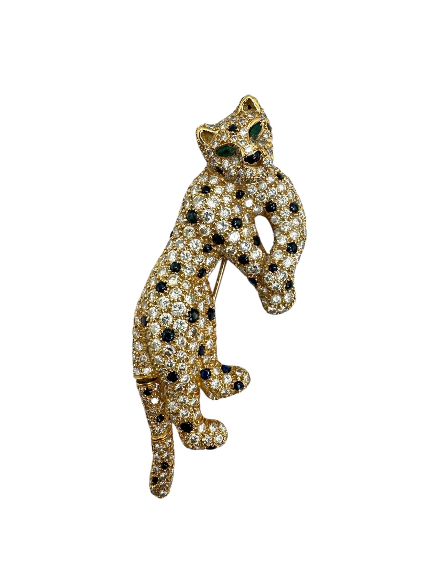 Round Cut 18K Yellow Gold Diamond, Sapphire, and Emerald Panther Brooch For Sale