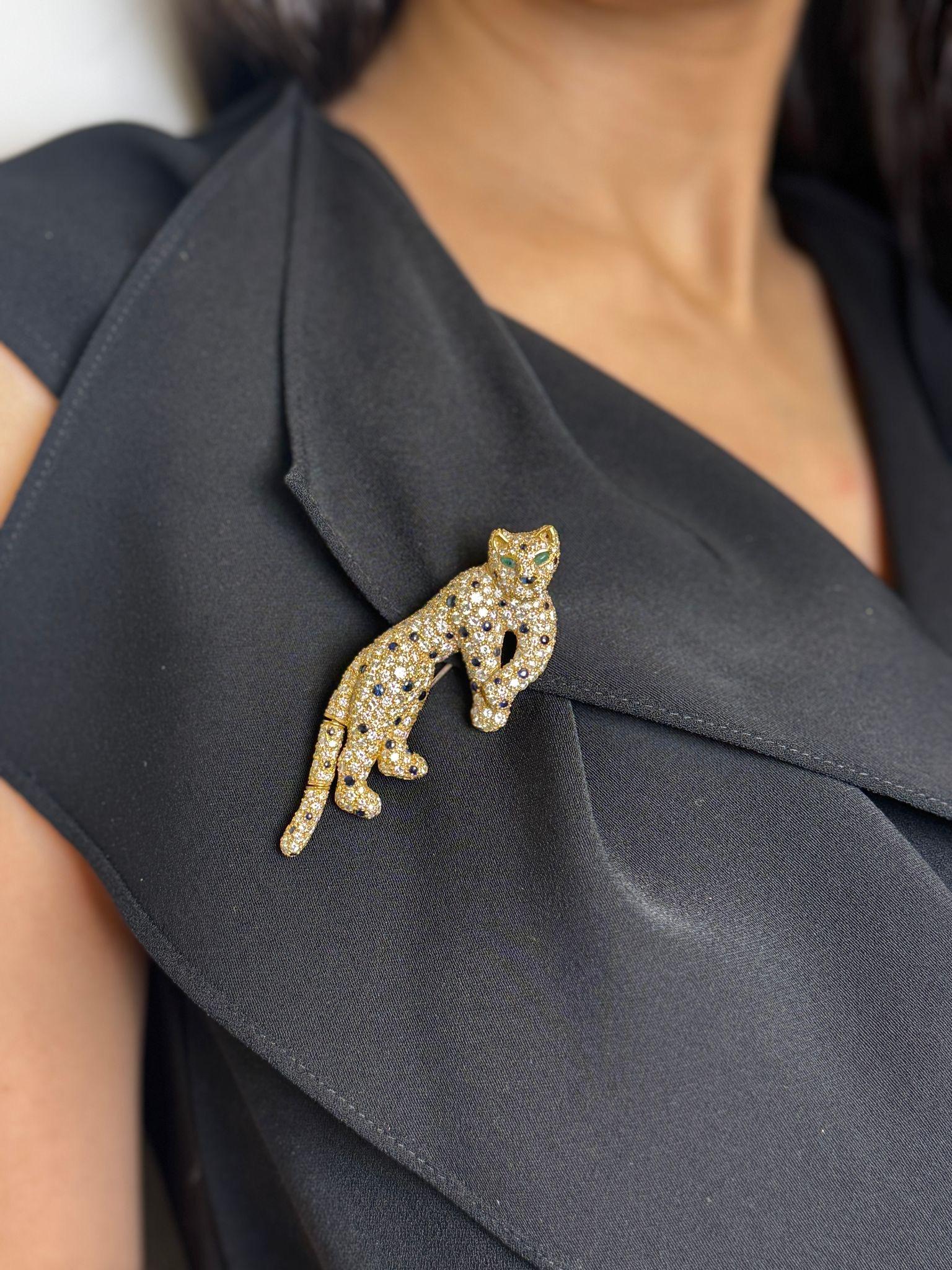 18K Yellow Gold Diamond, Sapphire, and Emerald Panther Brooch For Sale 2