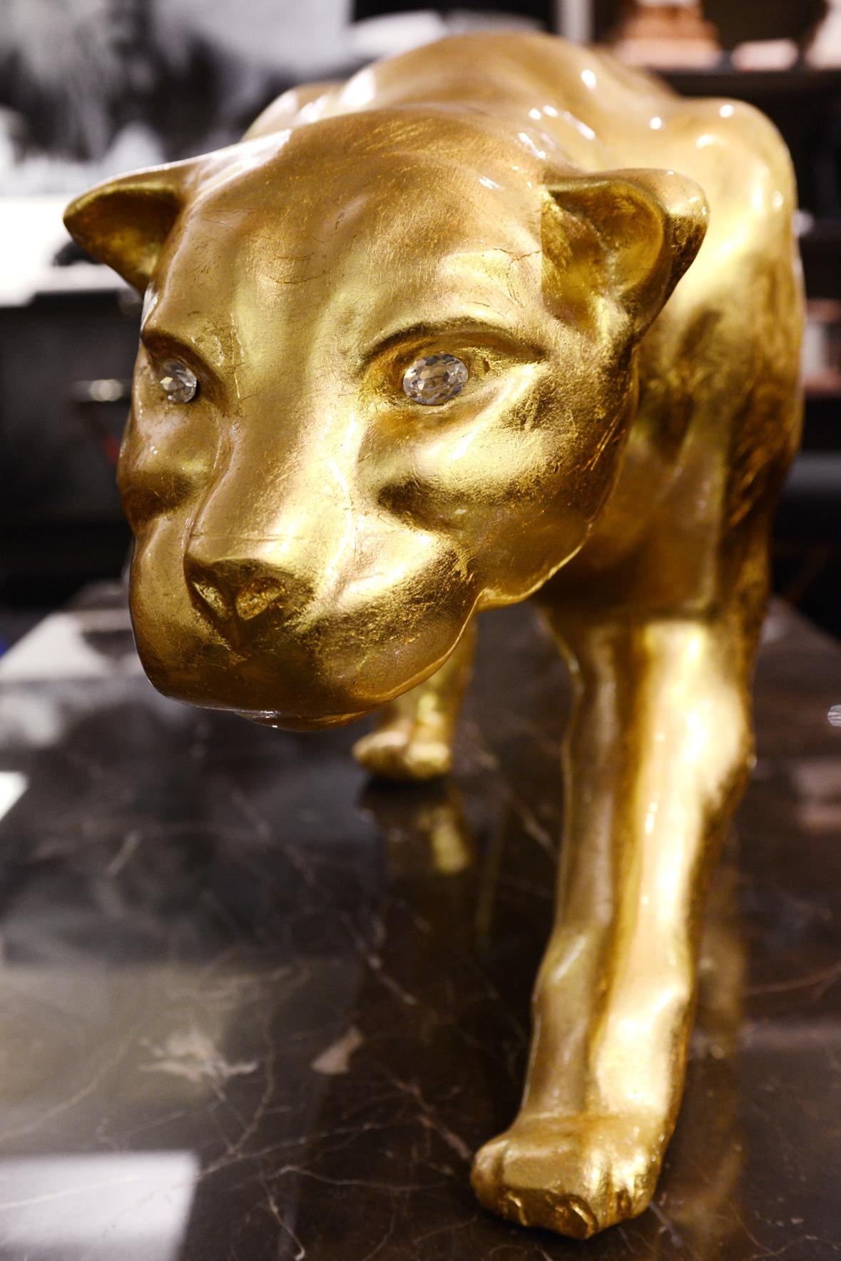 Escultura Pantera Resina en Acabado Dorado Ojos en Cristal Swarovski en Nuevo estado para la venta en Paris, FR
