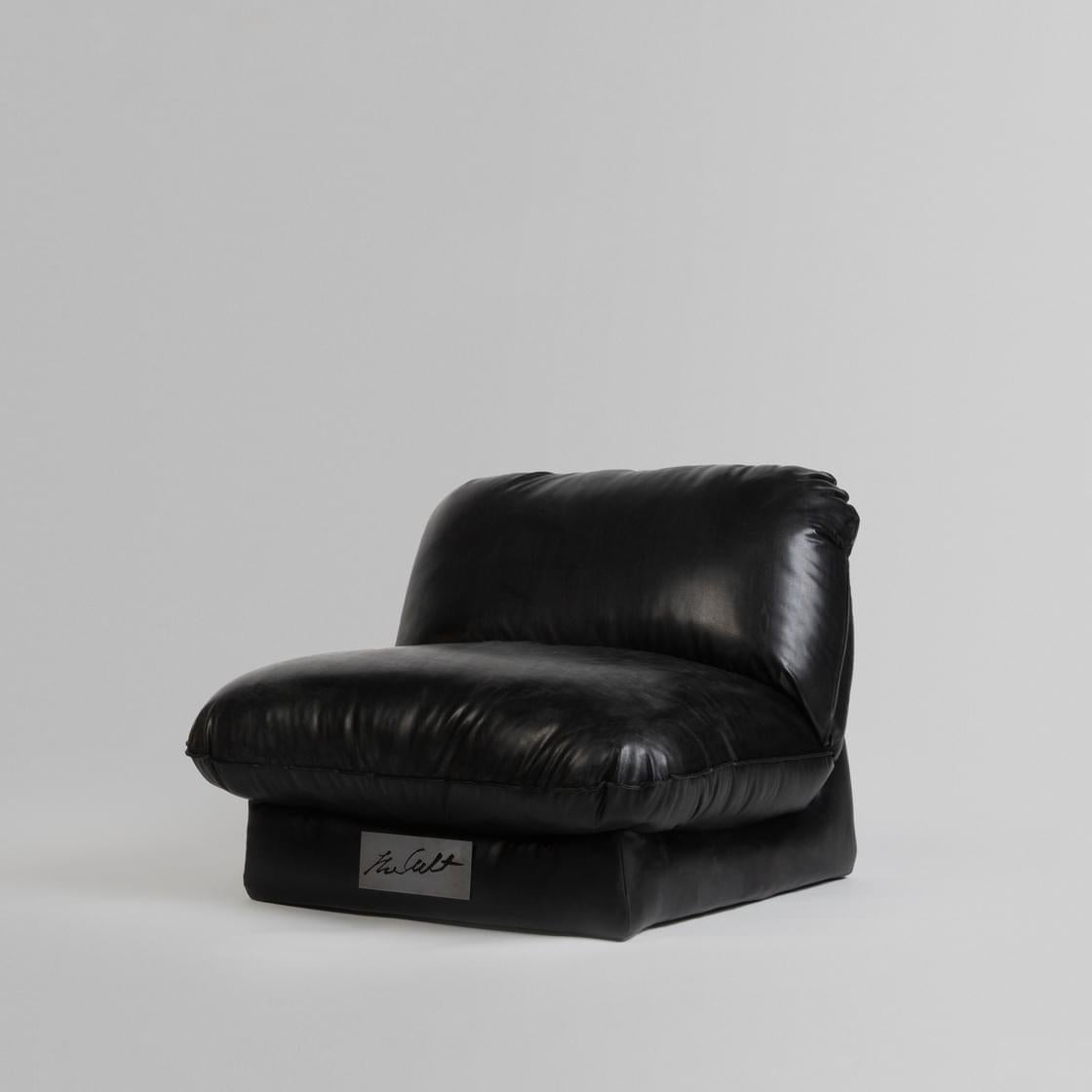 Sofá Pantera by The Cult
Dimensiones: An 90 x Pr 90 x Al 80 cm
Materiales: Tapicería, Piel

The Cult STUDIO Genera Soluciones Y Experiencias Emocionales En Diferentes Escalas De Proyectos Y Clientes. Buscamos Exhaustivamente Crear Percepciones De