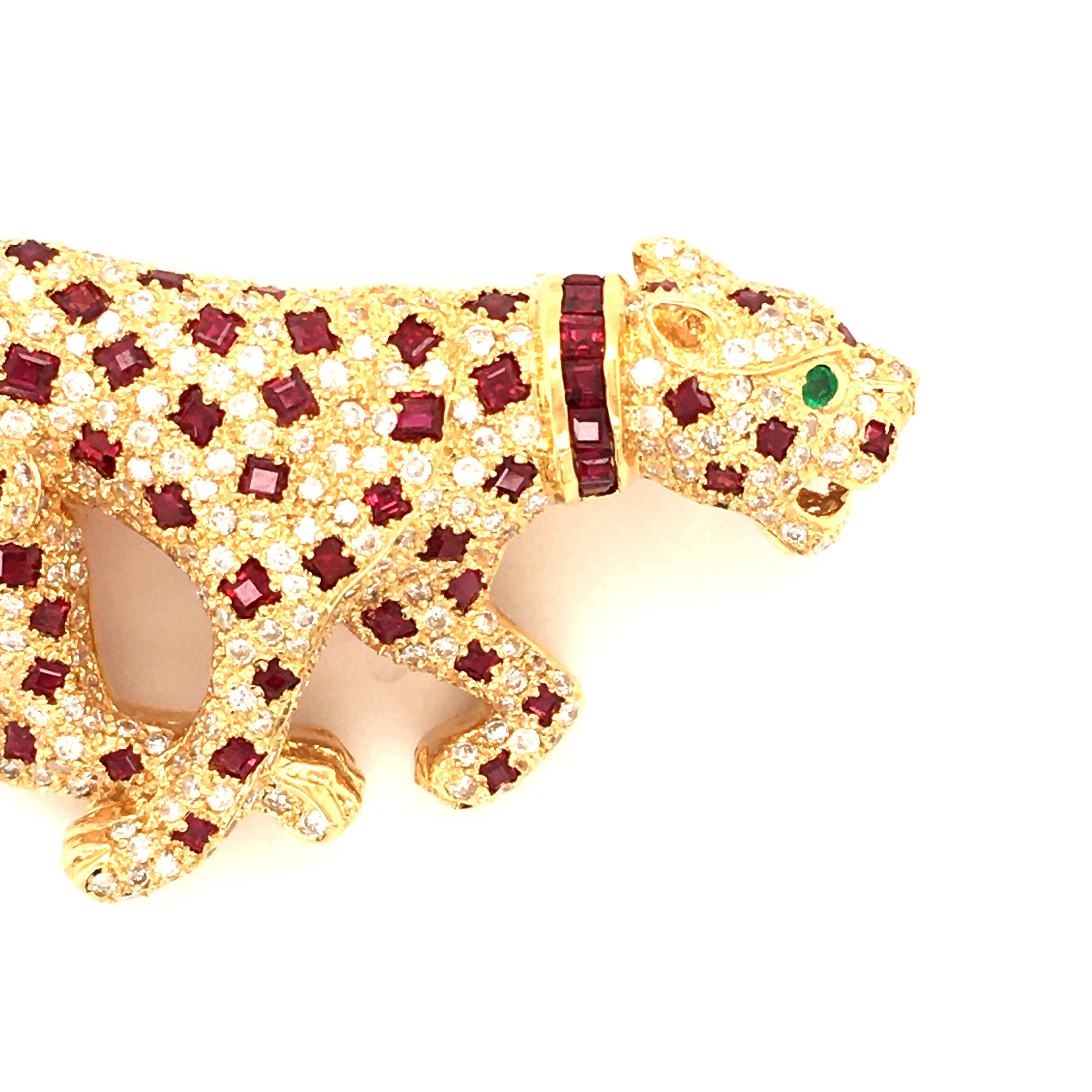 Unique Panther Brooch with Rubies and Diamonds in 18 Karat Yellow Gold In Excellent Condition In Lucerne, CH