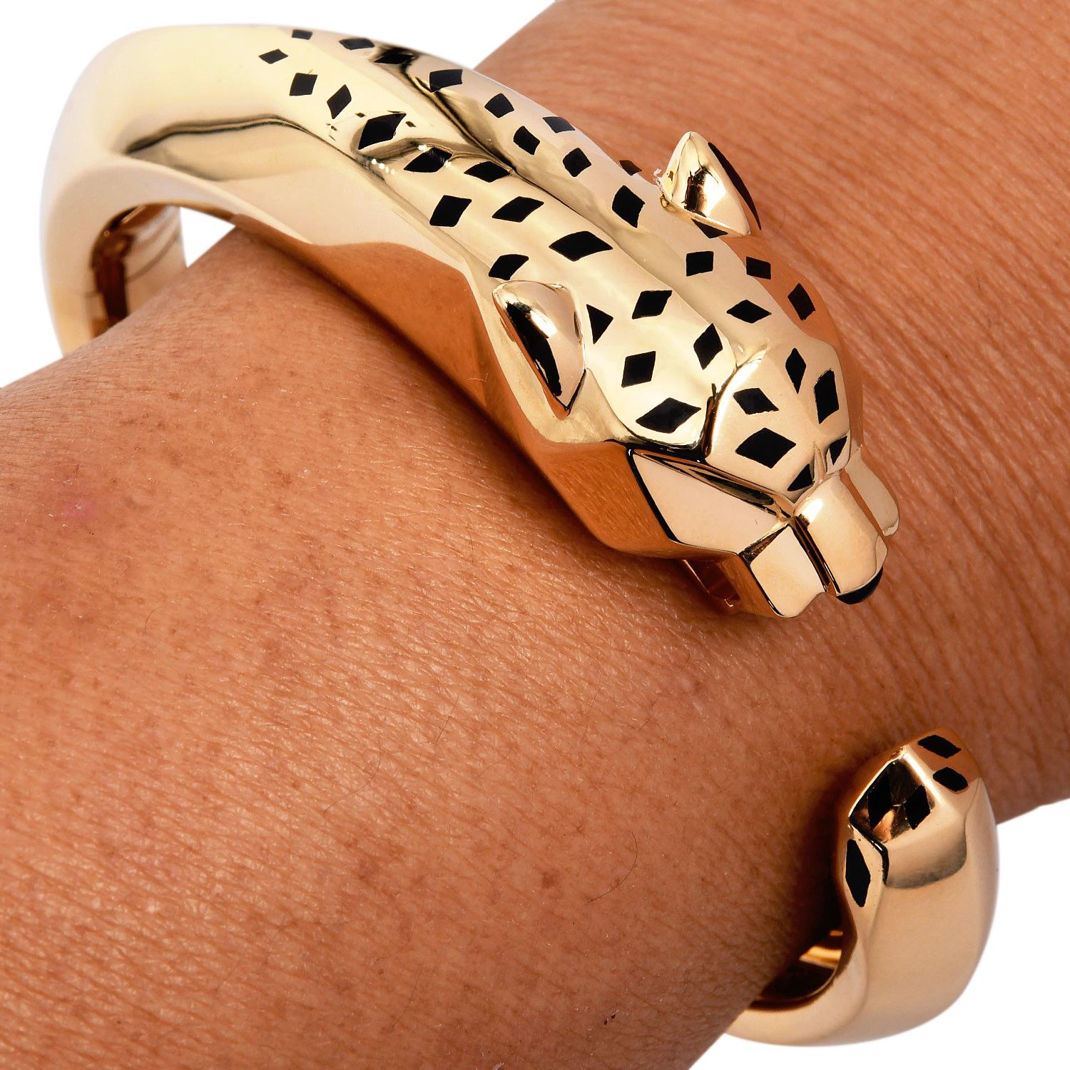 Bracelet manchette en or 18K Panthère de Cartier Taille 17 en vente 1