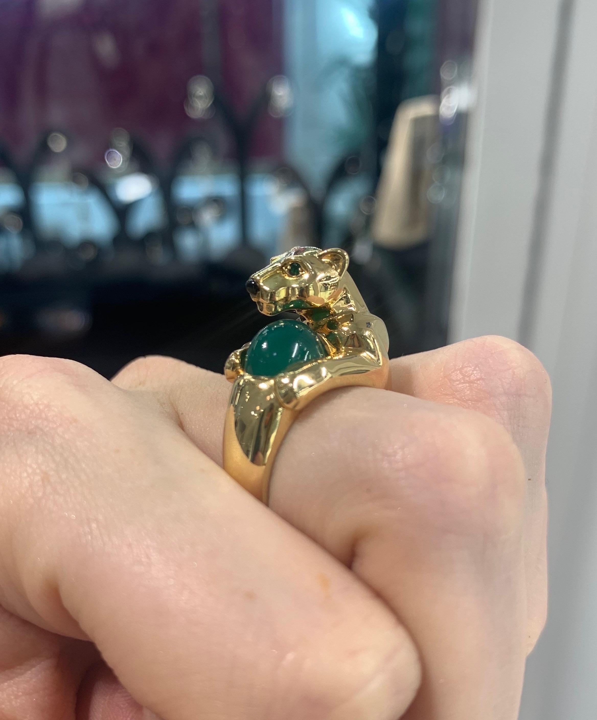 Retro Panthère de Cartier Chalcedony, Emerald and Onyx Panther Ring in 18 Karat Gold